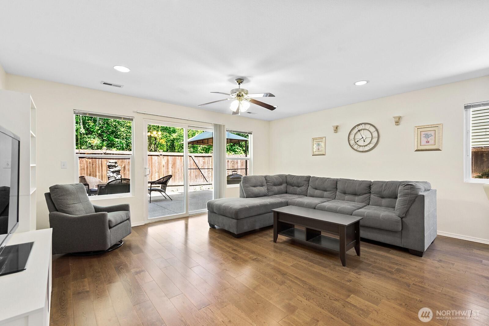 EVERETT, Washington, 98208, United States, 3 Bedrooms Bedrooms, ,3 BathroomsBathrooms,Residential,For Sale,1875330