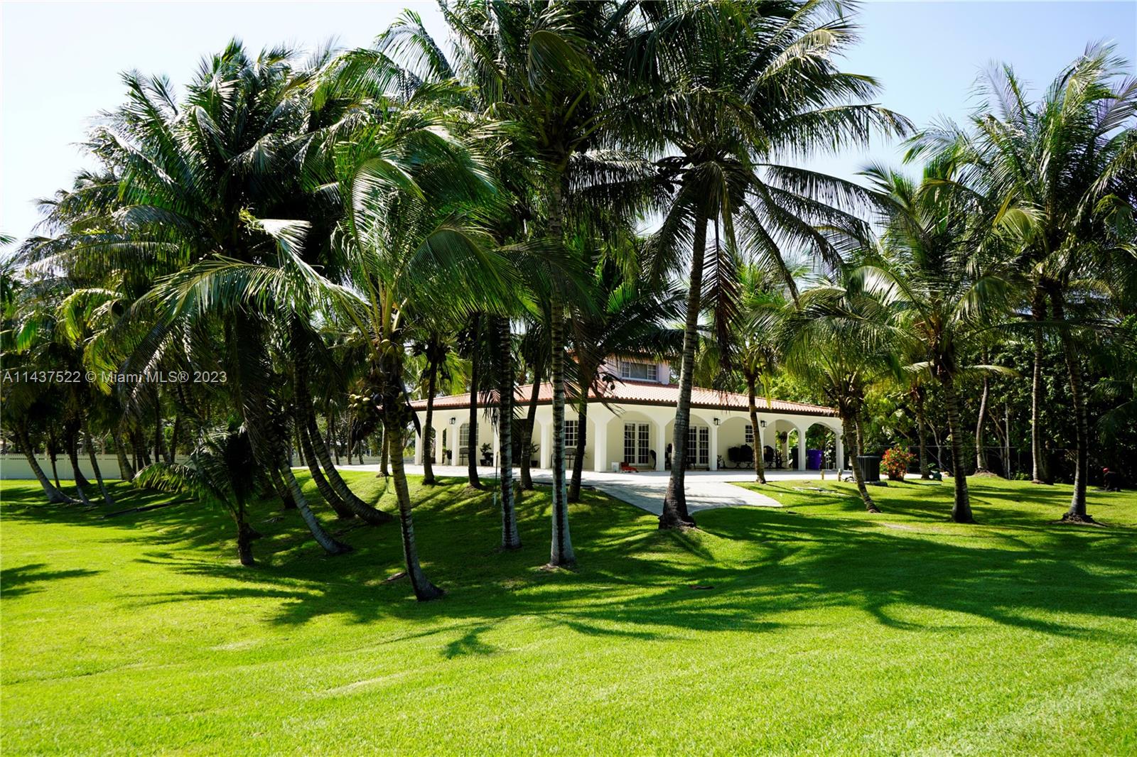 6500 Volunteer, Southwest Ranches, Florida, 33330, United States, 8 Bedrooms Bedrooms, ,7 BathroomsBathrooms,Residential,For Sale,6500 Volunteer,1453957