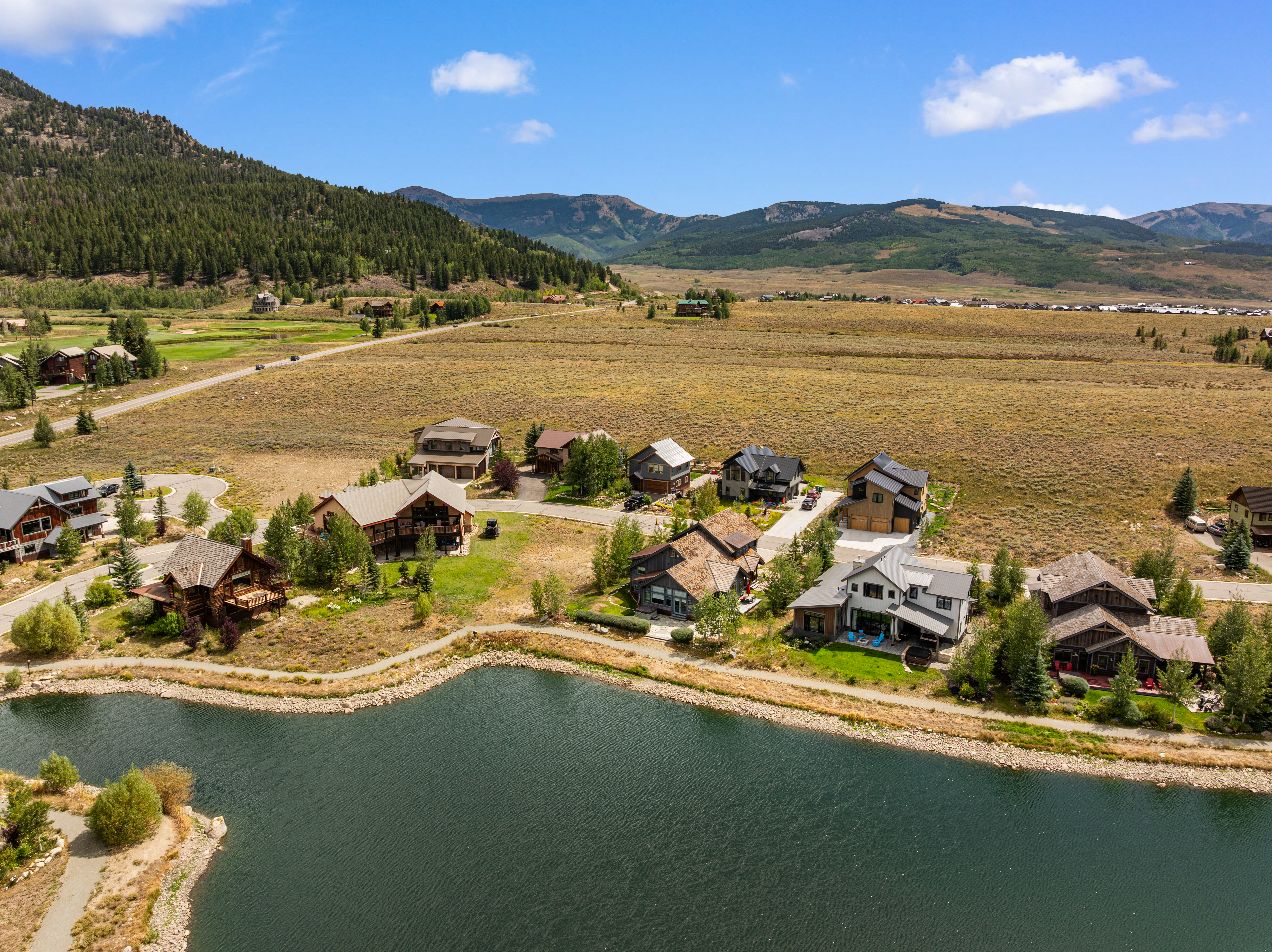  Combination Of Privacy, Views, Craftsmanship And Location - 物件實景