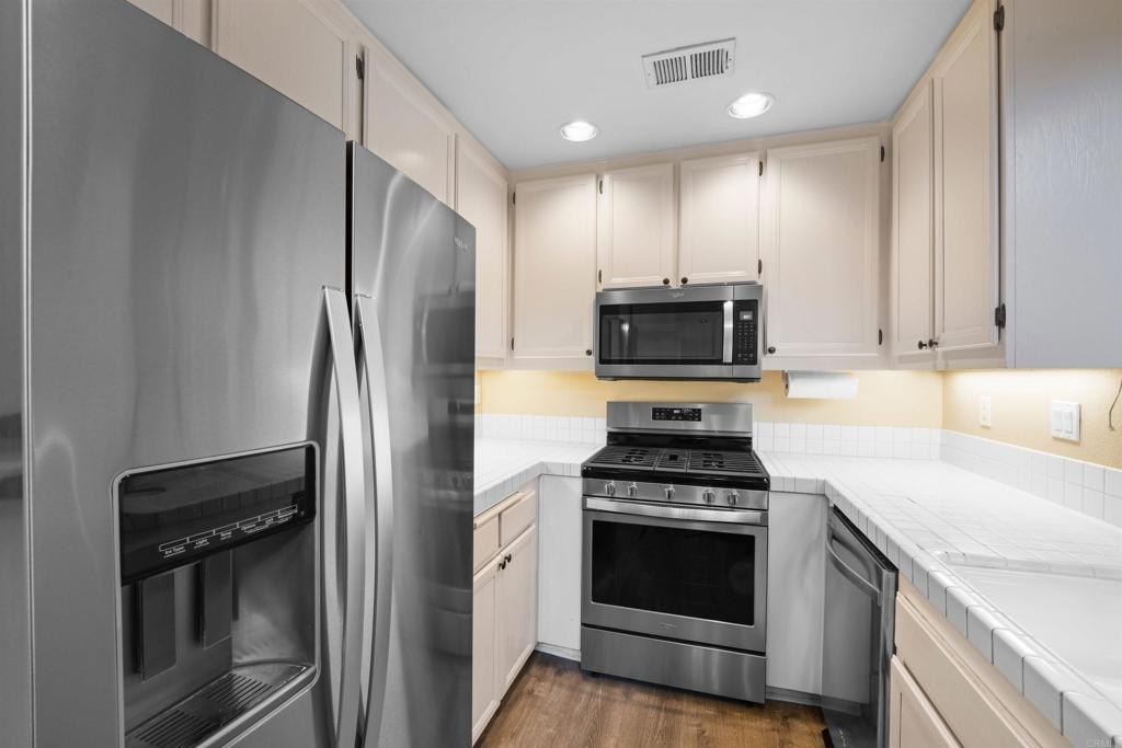 San Diego, California, 92128, United States, 2 Bedrooms Bedrooms, ,2 BathroomsBathrooms,Residential,For Sale,1919776