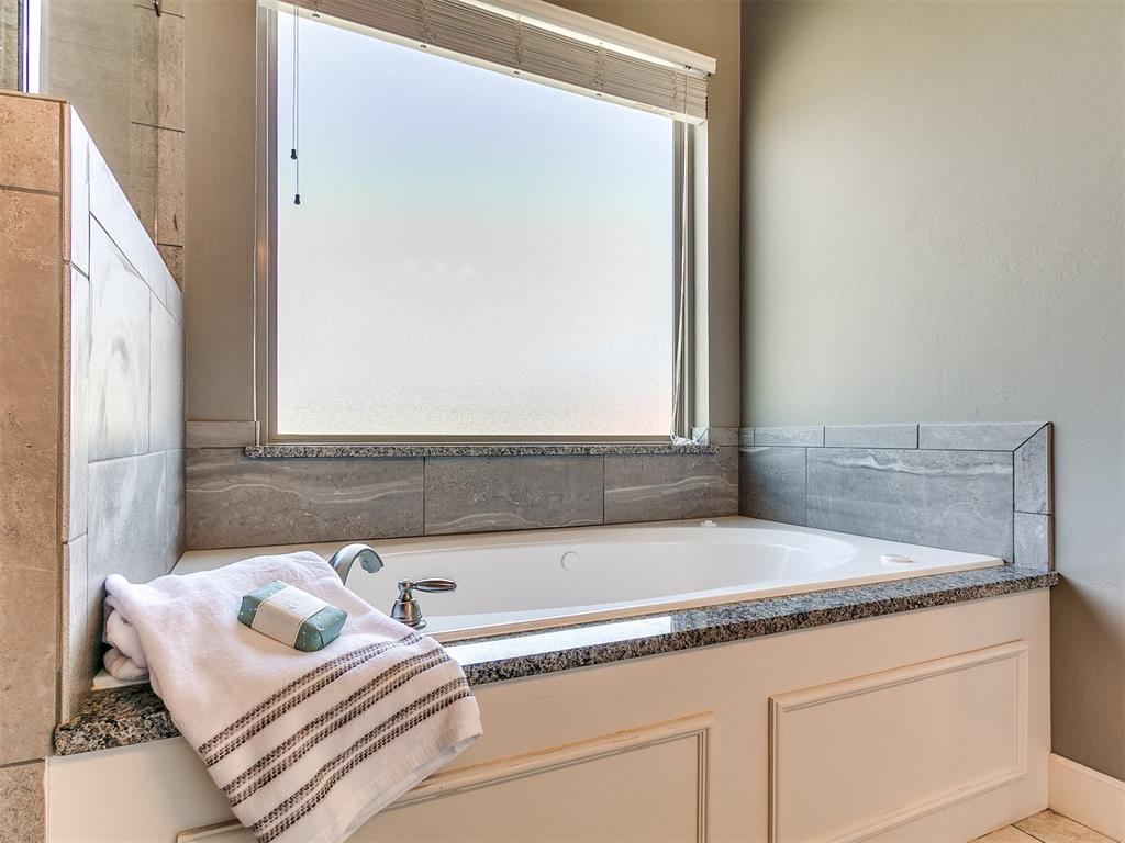 Arcadia, Oklahoma, 73007, United States, 4 Bedrooms Bedrooms, ,4 BathroomsBathrooms,Residential,For Sale,1842671
