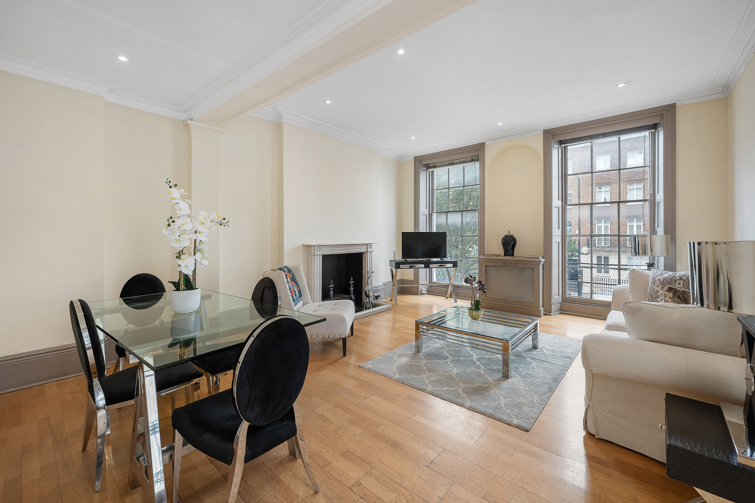  A Beautiful Duplex Apartment with a Private Terrace on Eaton Terrace - 物件實景