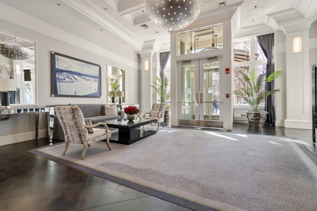 Boston, Massachusetts, 02199, United States, 3 Bedrooms Bedrooms, ,3 BathroomsBathrooms,Residential,For Sale,1940659