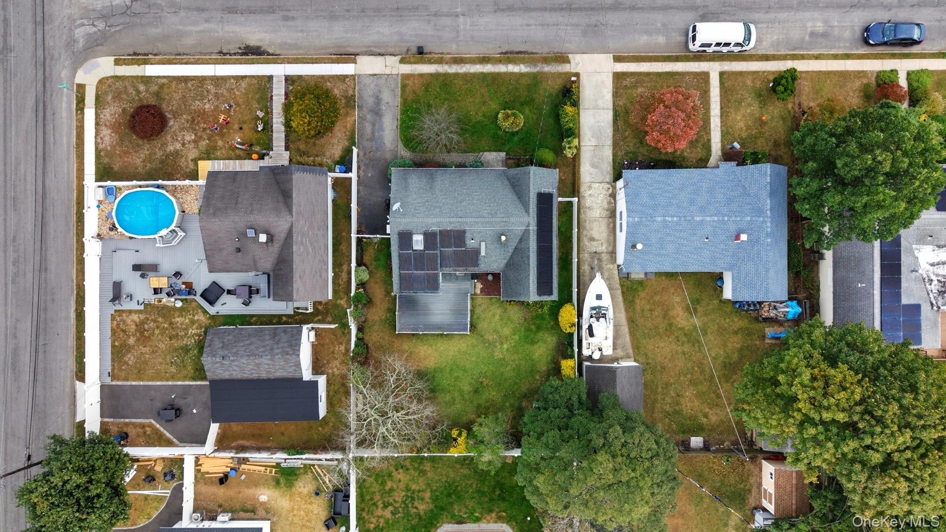 Lindenhurst, New York, 11757, United States, 3 Bedrooms Bedrooms, ,1 BathroomBathrooms,Residential,For Sale,1963707