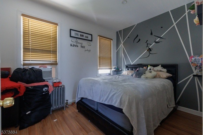 Linden City, New Jersey, 07036-3438, United States, 5 Bedrooms Bedrooms, ,2 BathroomsBathrooms,Residential,For Sale,1977516