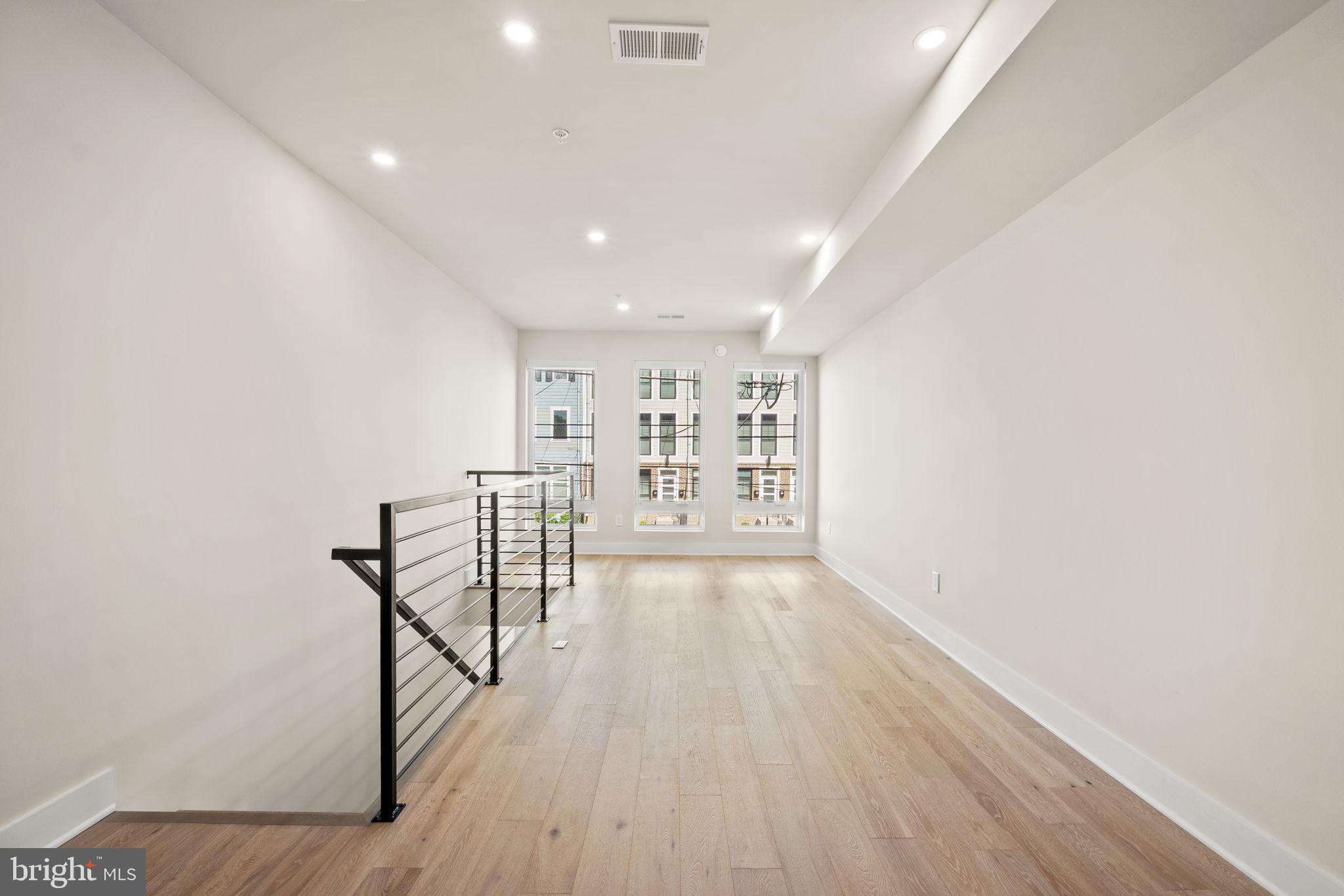 Washington, District of Columbia, 20002, United States, 3 Bedrooms Bedrooms, ,3 BathroomsBathrooms,Residential,For Sale,1928726
