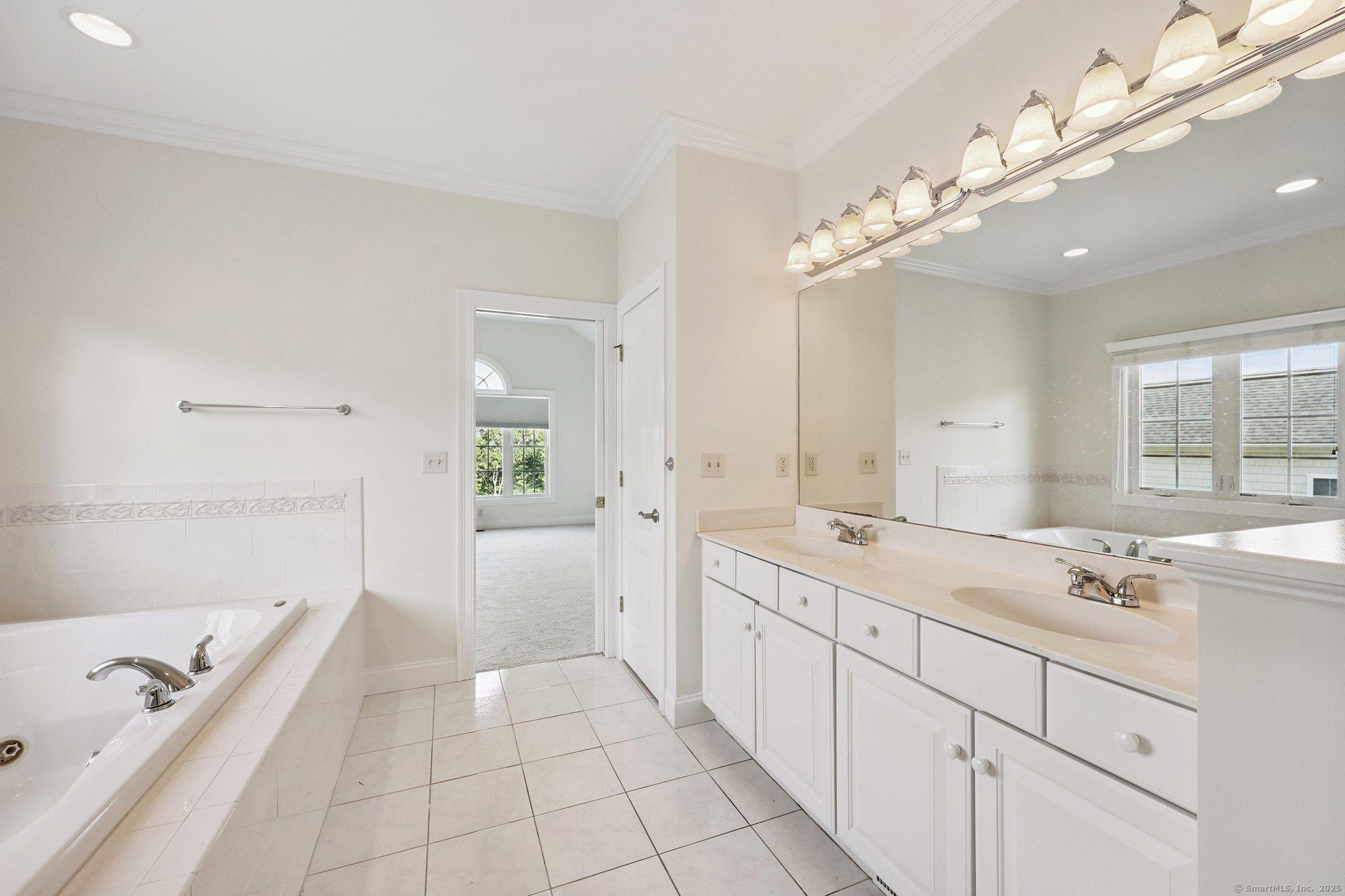 Wallingford, Connecticut, 06492, United States, 2 Bedrooms Bedrooms, ,4 BathroomsBathrooms,Residential,For Sale,1983794