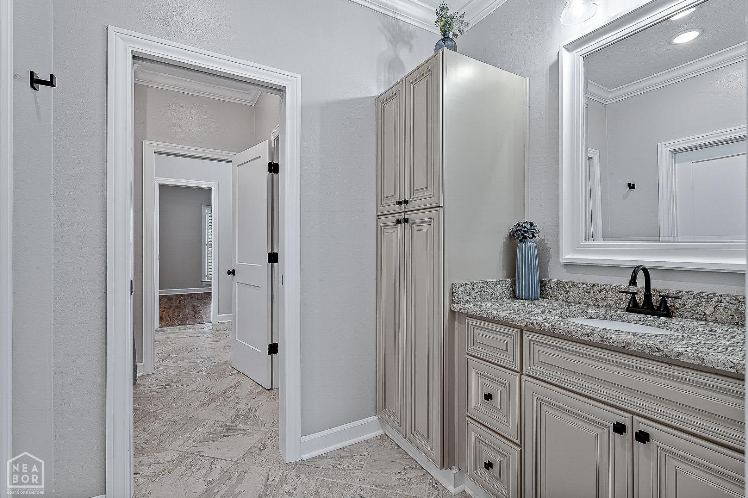 Jonesboro, Arkansas, 72404, United States, ,4 BathroomsBathrooms,Residential,For Sale,1981913