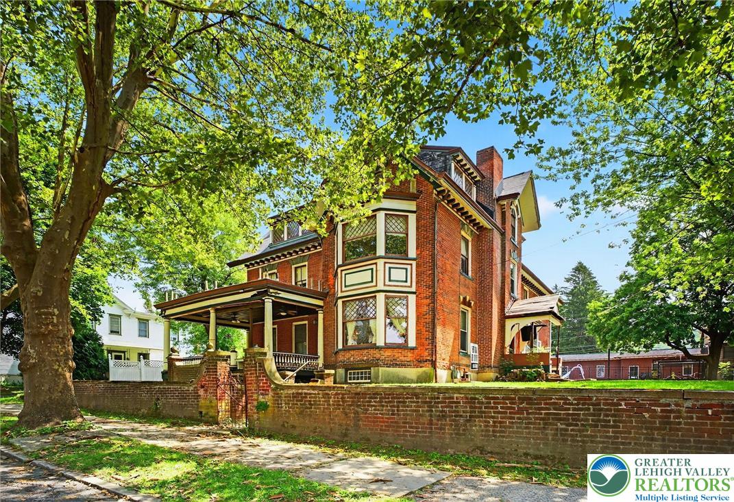 Jim Thorpe Boro, Pennsylvania, 18229, United States, 7 Bedrooms Bedrooms, ,3 BathroomsBathrooms,Residential,For Sale,1903669
