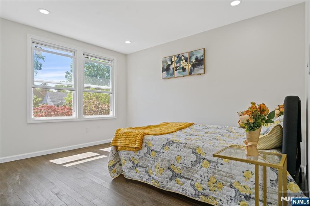 Rutherford, New Jersey, 07070, United States, 3 Bedrooms Bedrooms, ,4 BathroomsBathrooms,Residential,For Sale,1826504