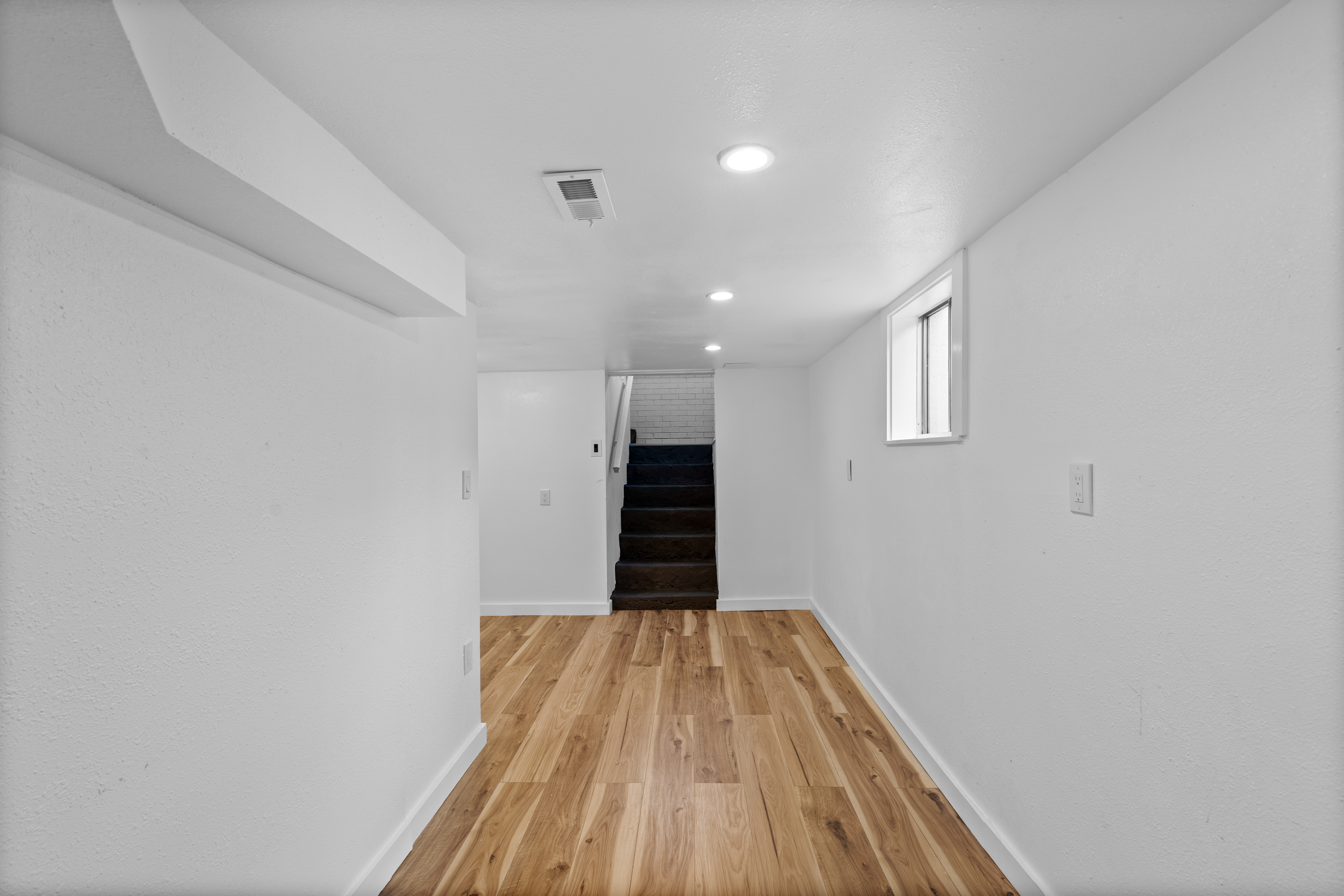  Wheat Ridge Home with Detached Garage and Flexible Upper Suite - 物件實景