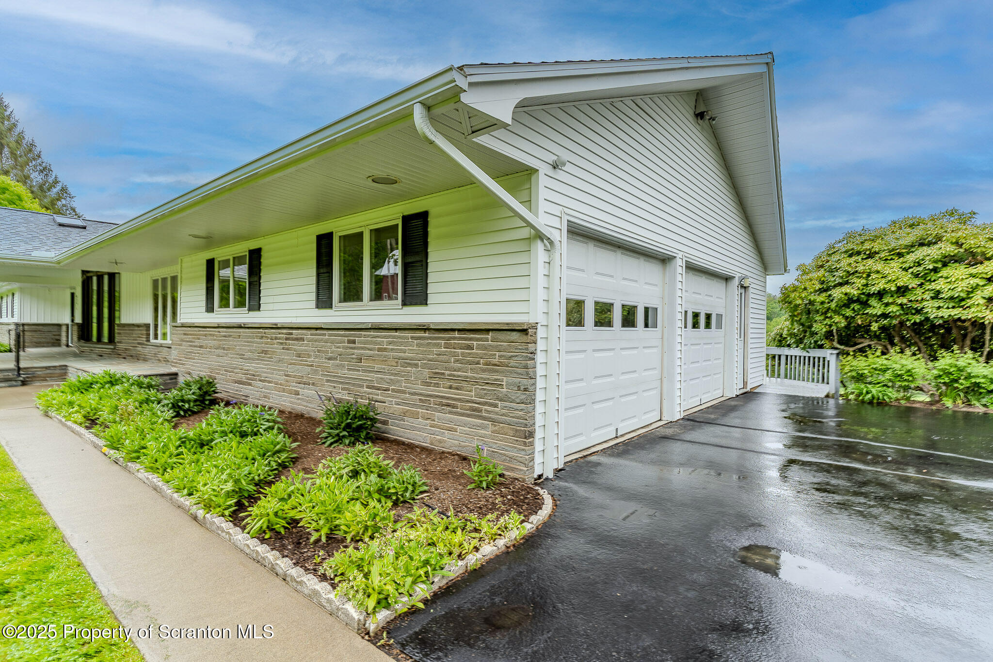 New Milford, Pennsylvania, 18834, United States, 4 Bedrooms Bedrooms, ,4 BathroomsBathrooms,Residential,For Sale,1837869