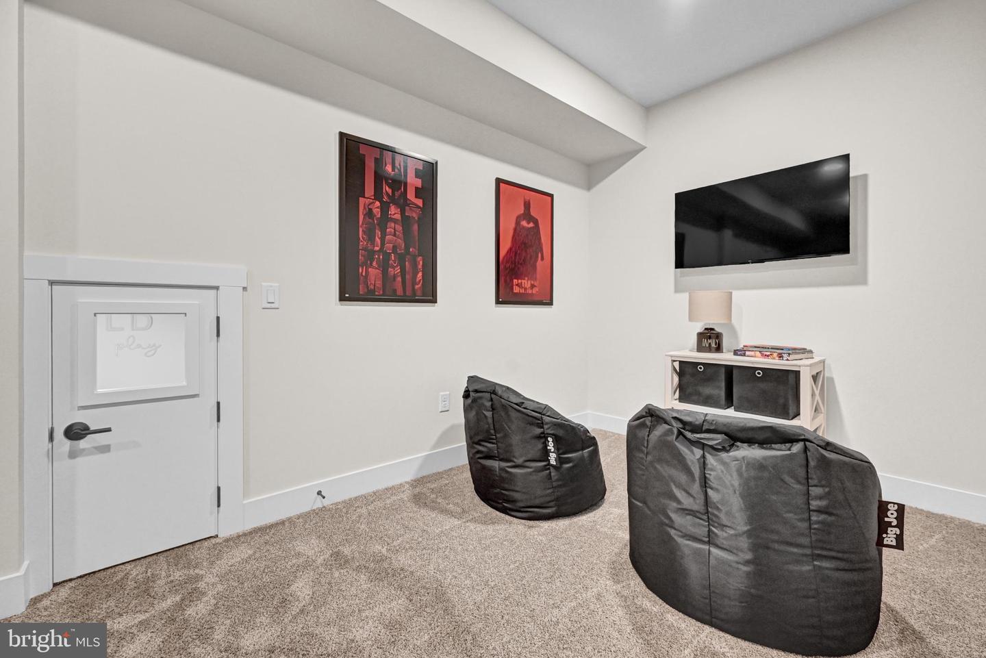 705 Oxford Drive Unit 39, York, Pennsylvania, 17406, United States, 4 Bedrooms Bedrooms, ,5 BathroomsBathrooms,Residential,For Sale,705 Oxford Drive Unit 39,1628330