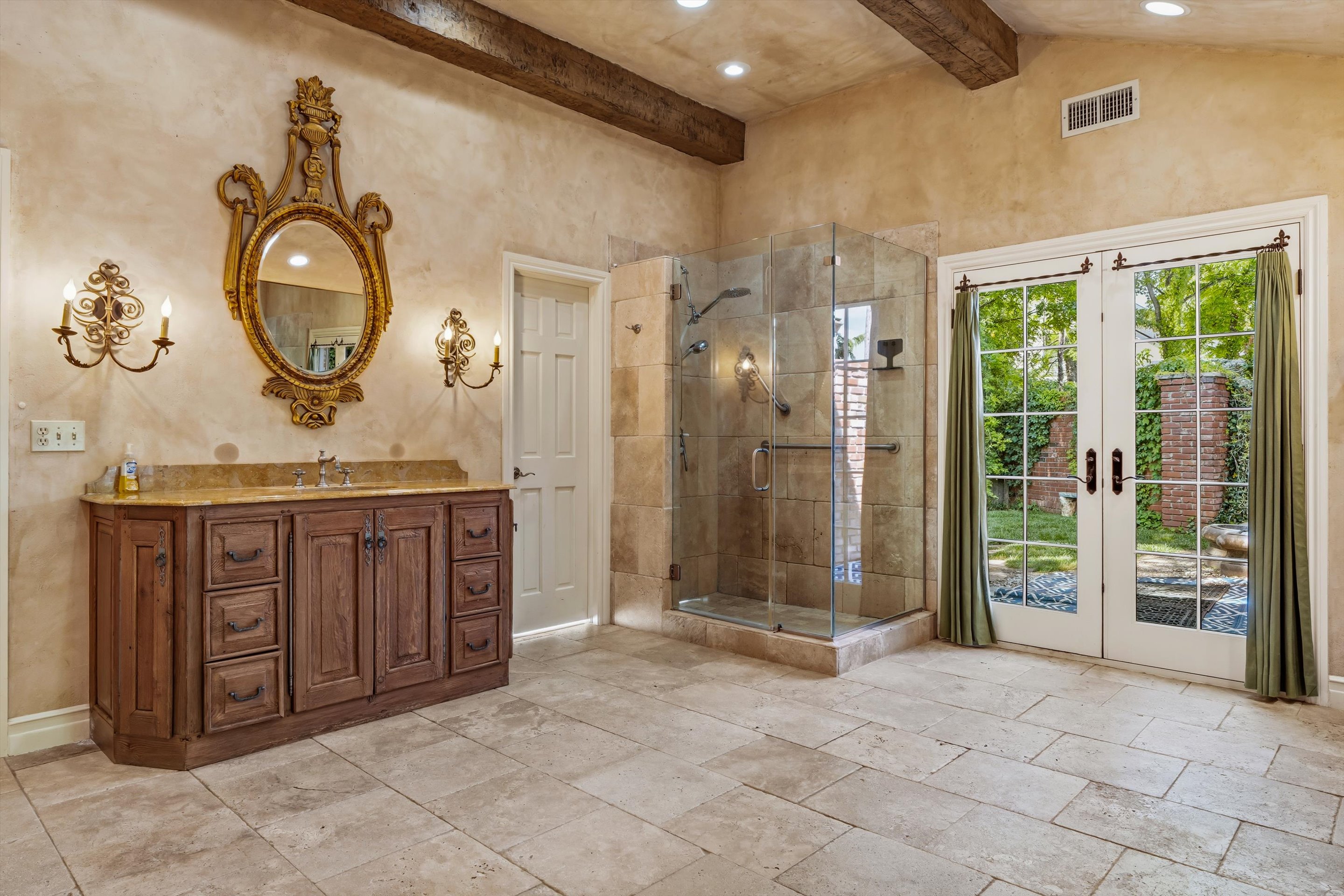 1603 Dorchester Drive, Nichols Hills, OK 73120 - 物件實景