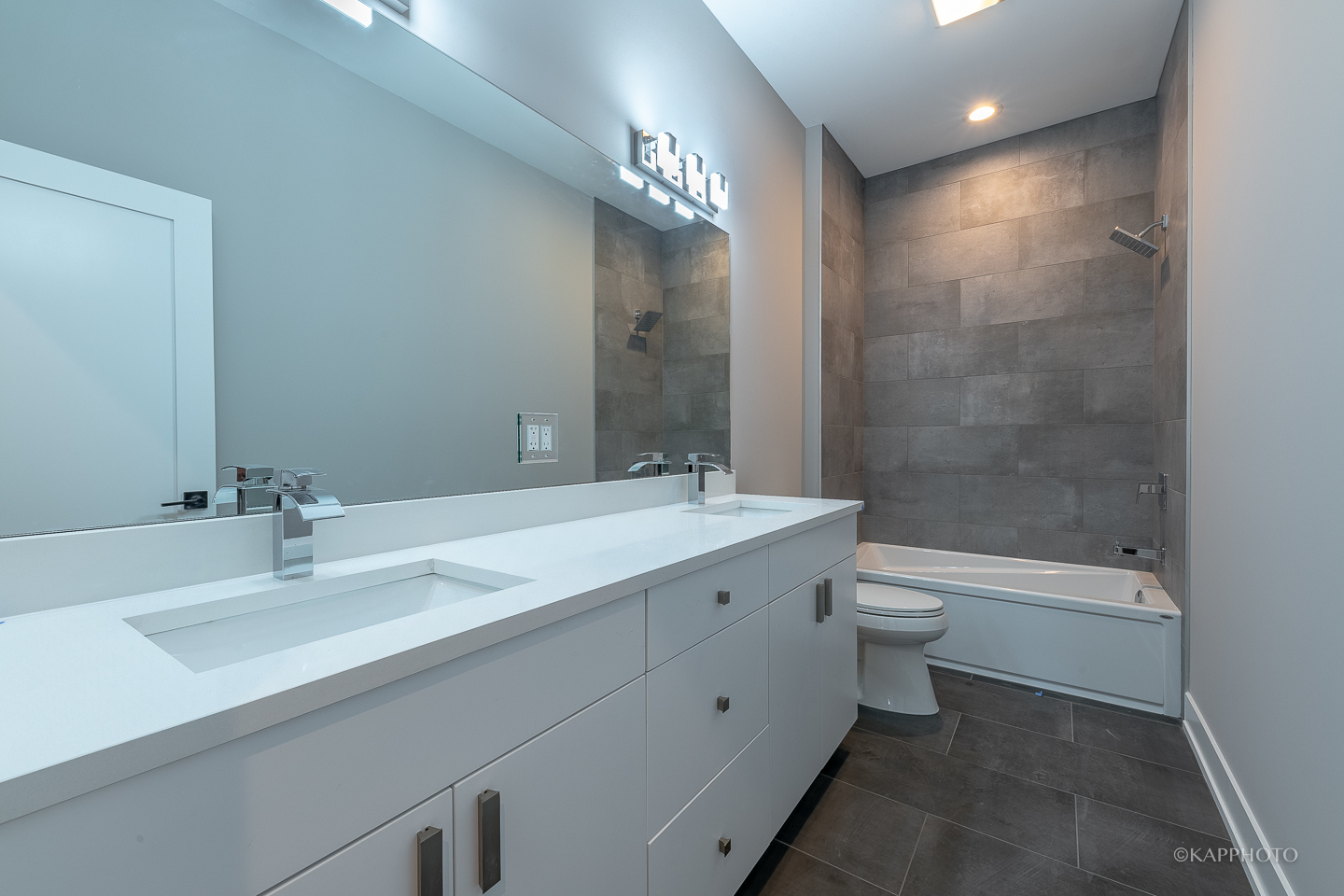 3316 N Albany Avenue, Chicago, Illinois, 60618, United States, 3 Bedrooms Bedrooms, ,4 BathroomsBathrooms,Residential,For Sale,3316 N Albany Avenue,1126292