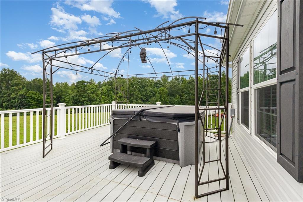 Burlington, North Carolina, 27217, United States, 3 Bedrooms Bedrooms, ,3 BathroomsBathrooms,Residential,For Sale,1908926