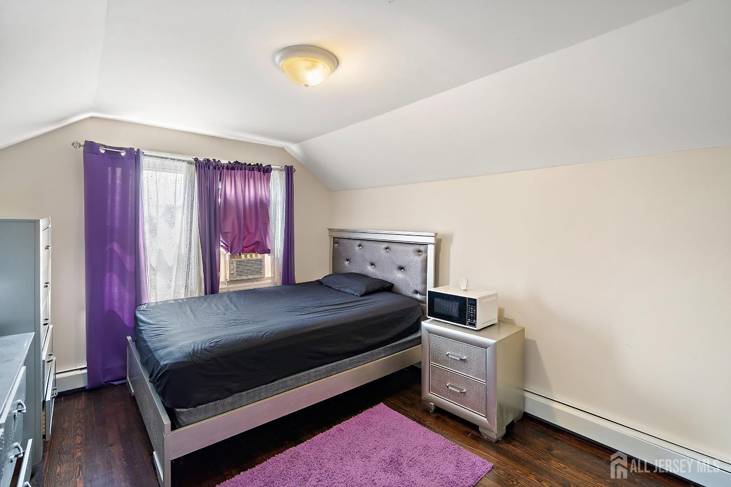 Woodbridge Proper, New Jersey, 08861, United States, 4 Bedrooms Bedrooms, ,2 BathroomsBathrooms,Residential,For Sale,1933644