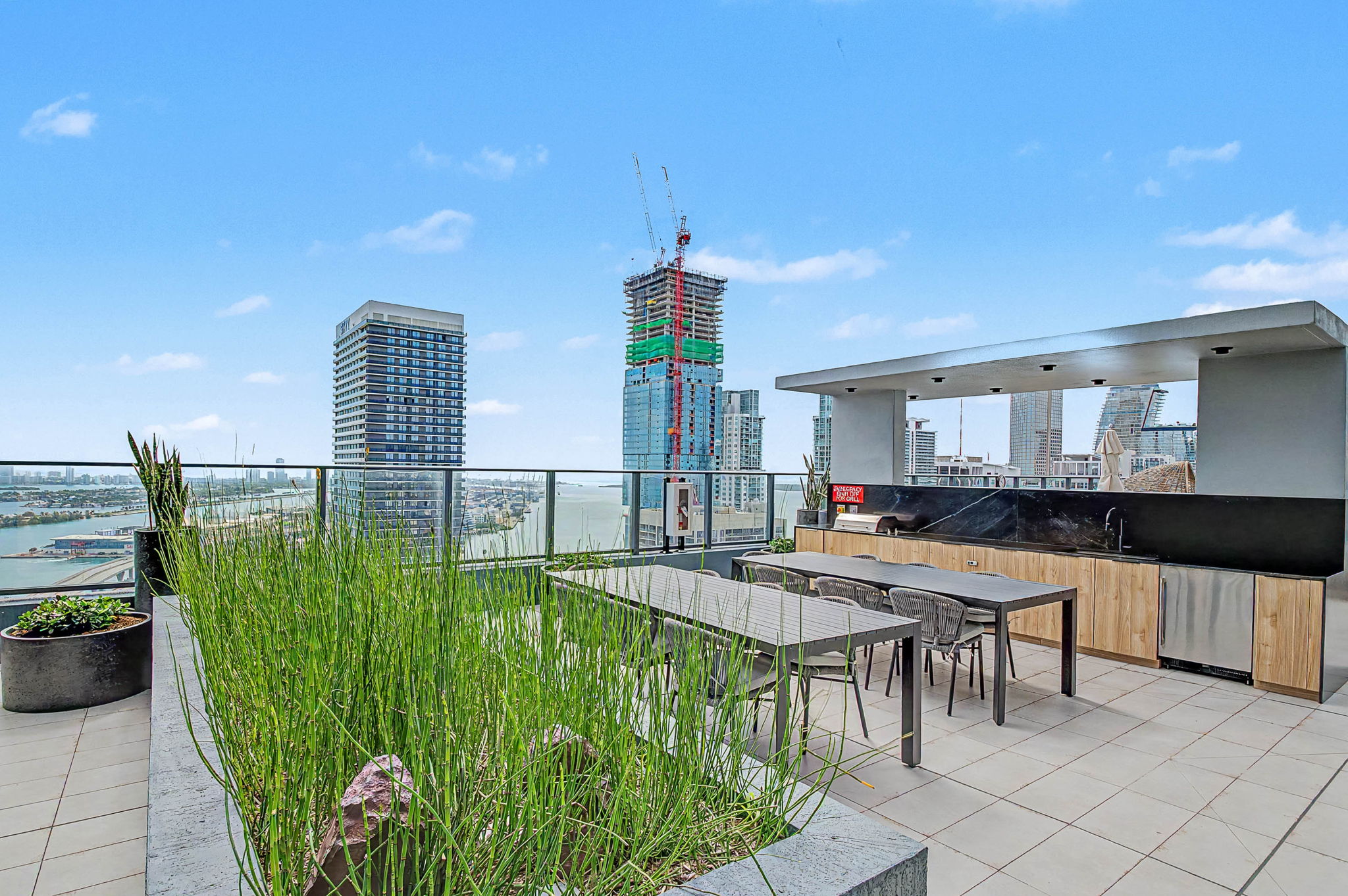 121 NE 25th St, Miami, FL, 33132 - 物件實景