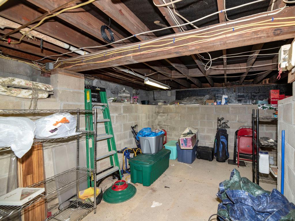 West Islip, New York, 11795, United States, 3 Bedrooms Bedrooms, ,2 BathroomsBathrooms,Residential,For Sale,1923514