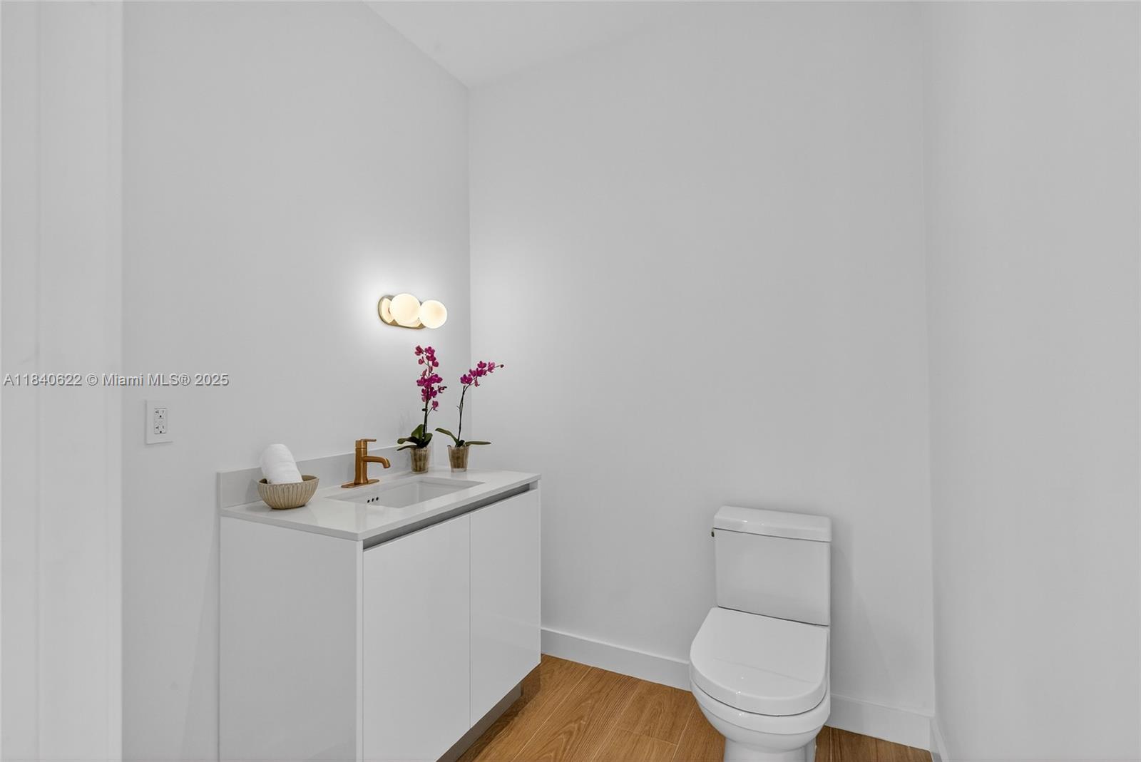 Miami, Florida, 33133, United States, 4 Bedrooms Bedrooms, ,4 BathroomsBathrooms,Residential,For Sale,1898315