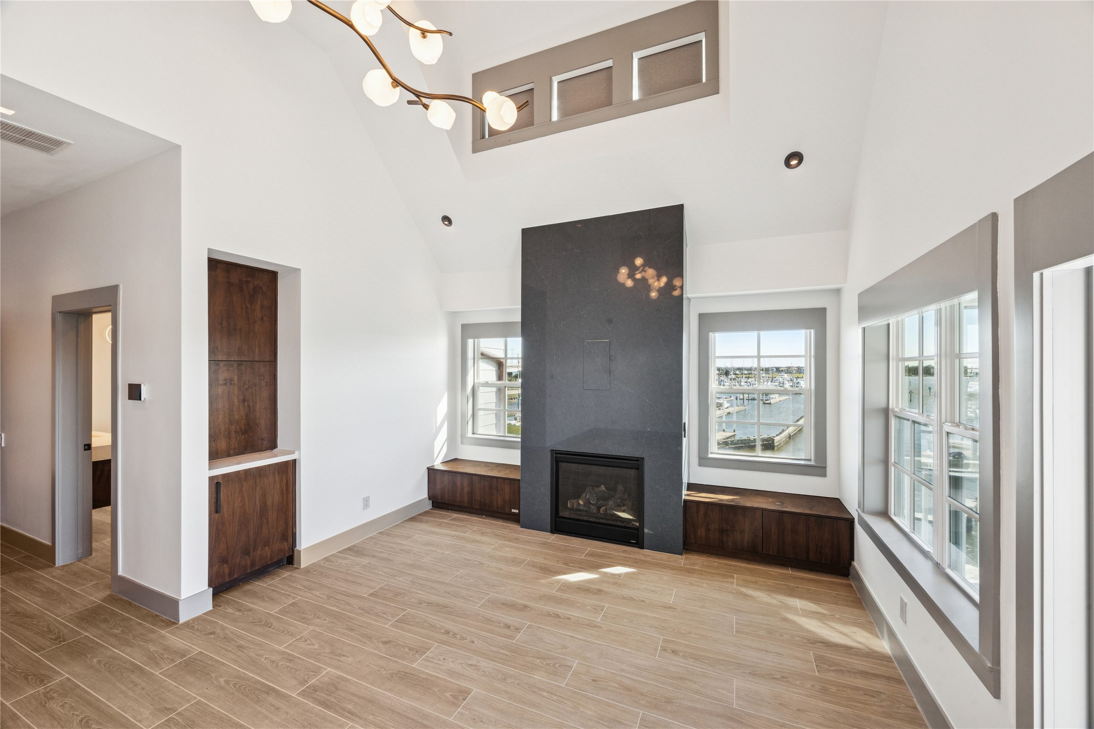  2443 Lakewood Pointe - 物件實景