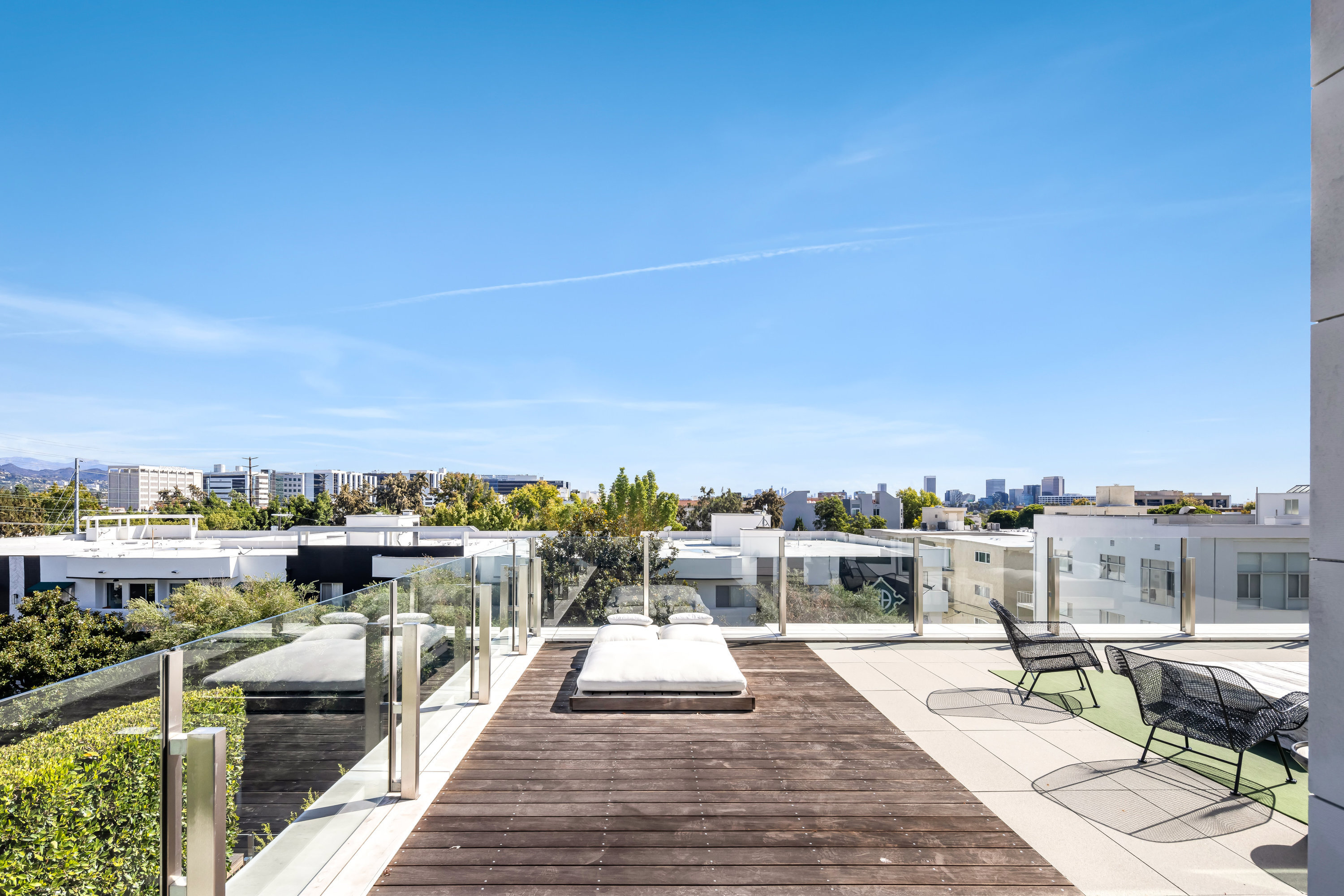  9000 W 3rd St - 物件實景