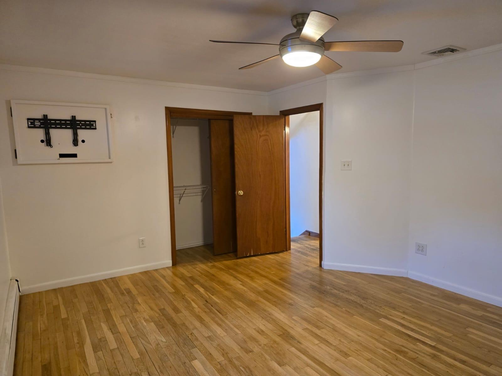 Little Ferry, New Jersey, 07643, United States, 7 Bedrooms Bedrooms, ,2 BathroomsBathrooms,Residential,For Sale,2006023