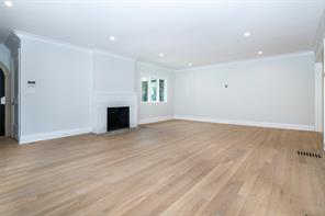 New Rochelle, New York, 10801, United States, 6 Bedrooms Bedrooms, ,5 BathroomsBathrooms,Residential,For Sale,1980613