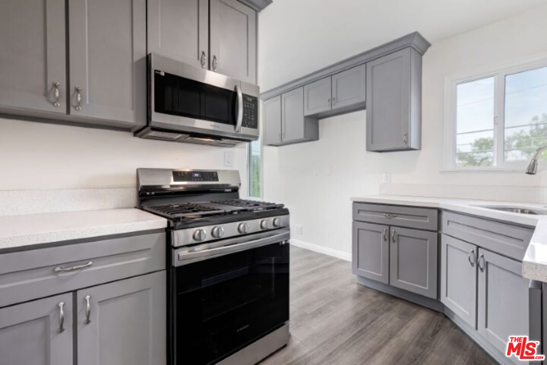 Los Angeles, California, 90066, United States, 9 Bedrooms Bedrooms, ,Residential,For Sale,1731540