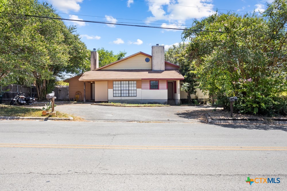Hazelton St, San Marcos, TX 78666
