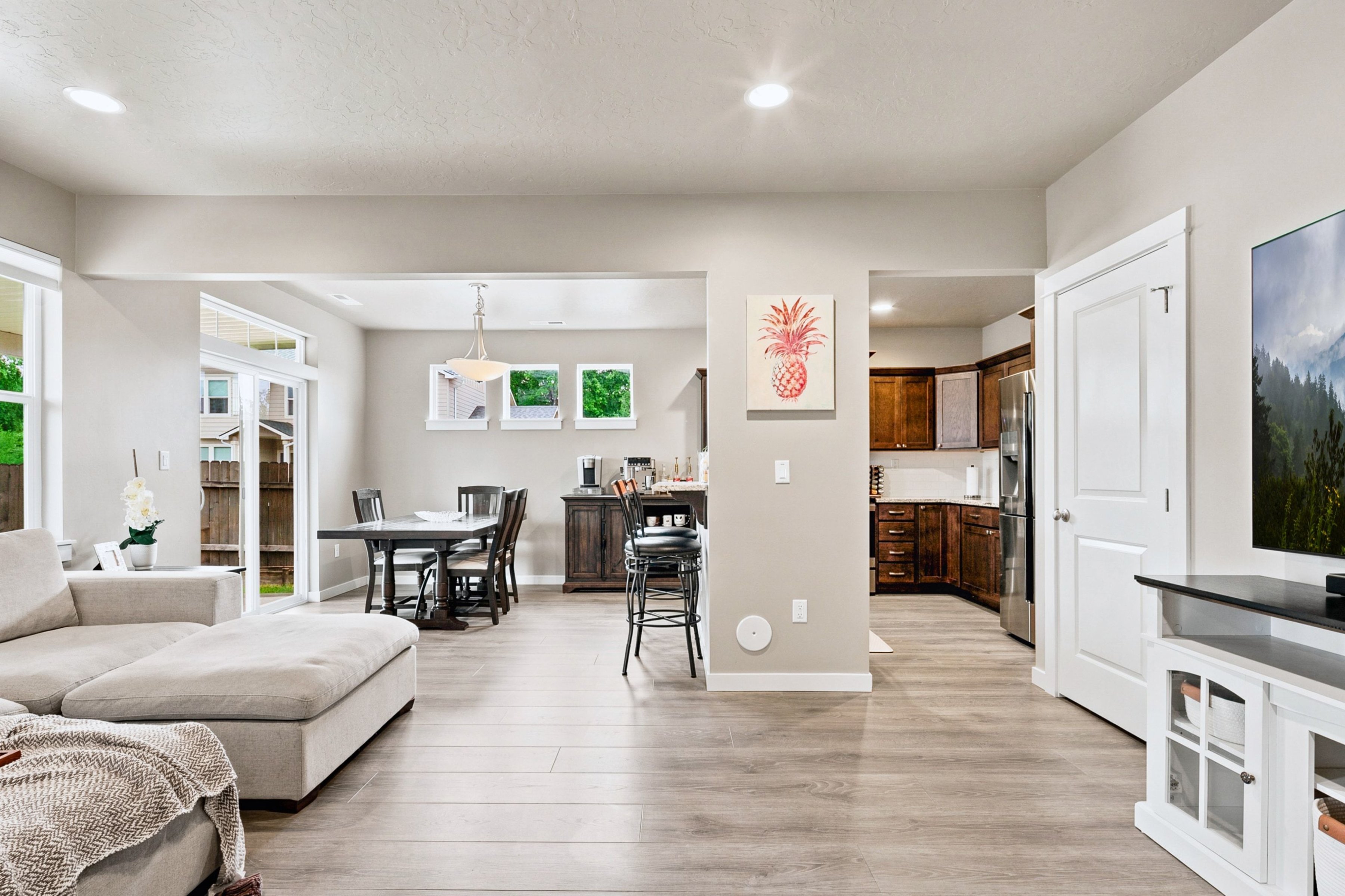  Modern Craftsman Offering Main-Level Primary & RV Parking - 物件實景