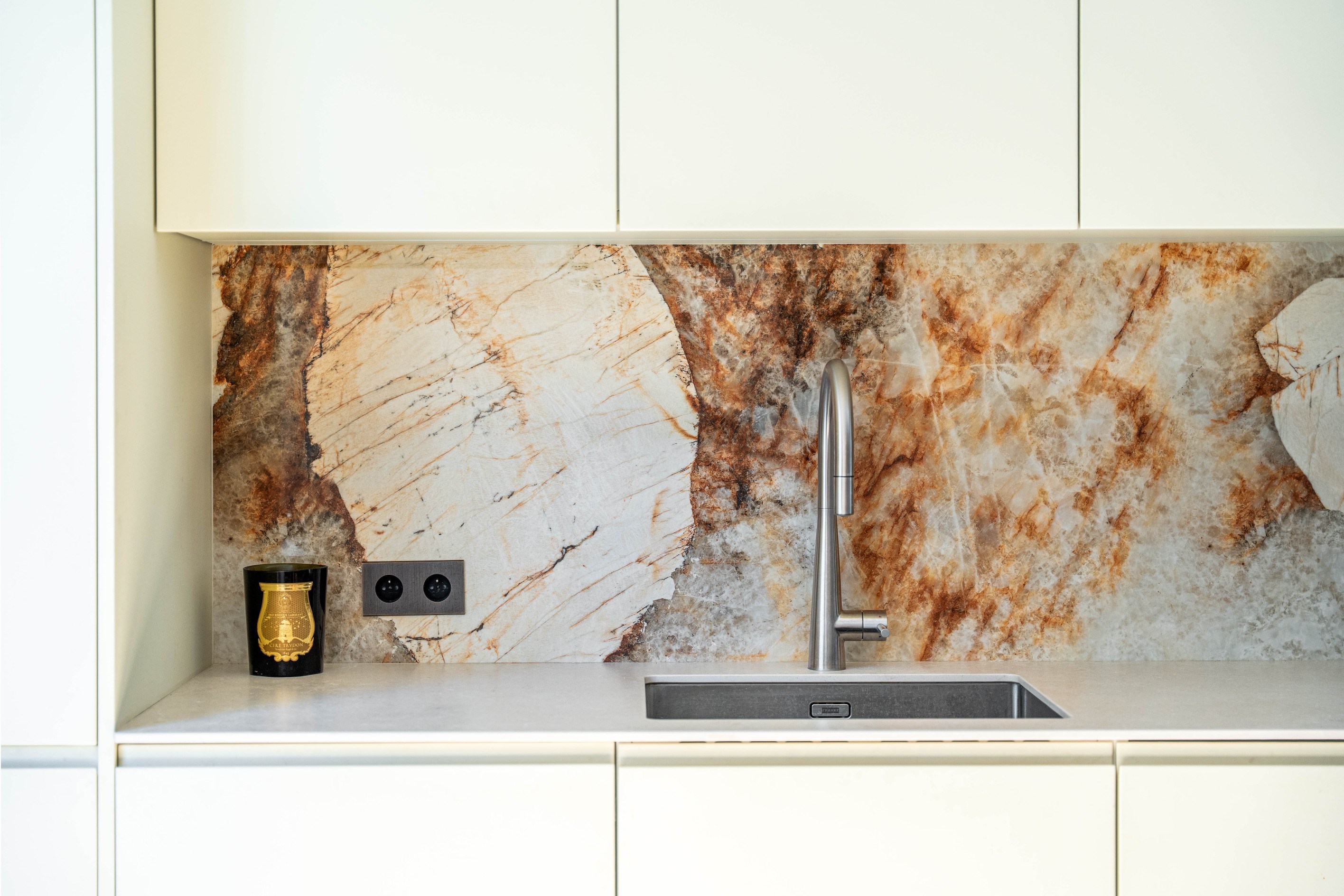  Paris 18th – Abbesses – Magnificent bright and dual-aspect four-room apartment - 物件實景