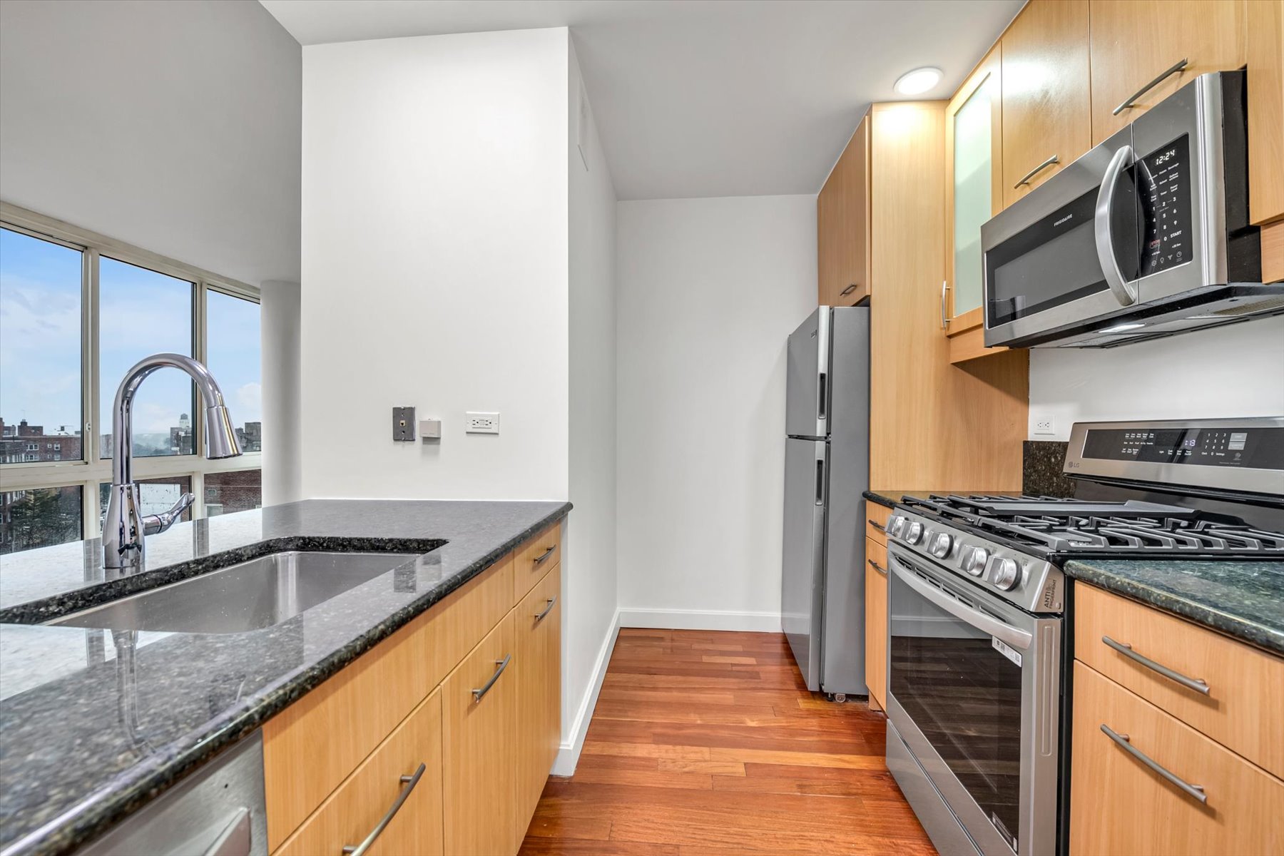  ?BRIGHT TWO BEDROOM TWO BATHROOM CONDO WITH STUNNING VIEWS? - 物件實景