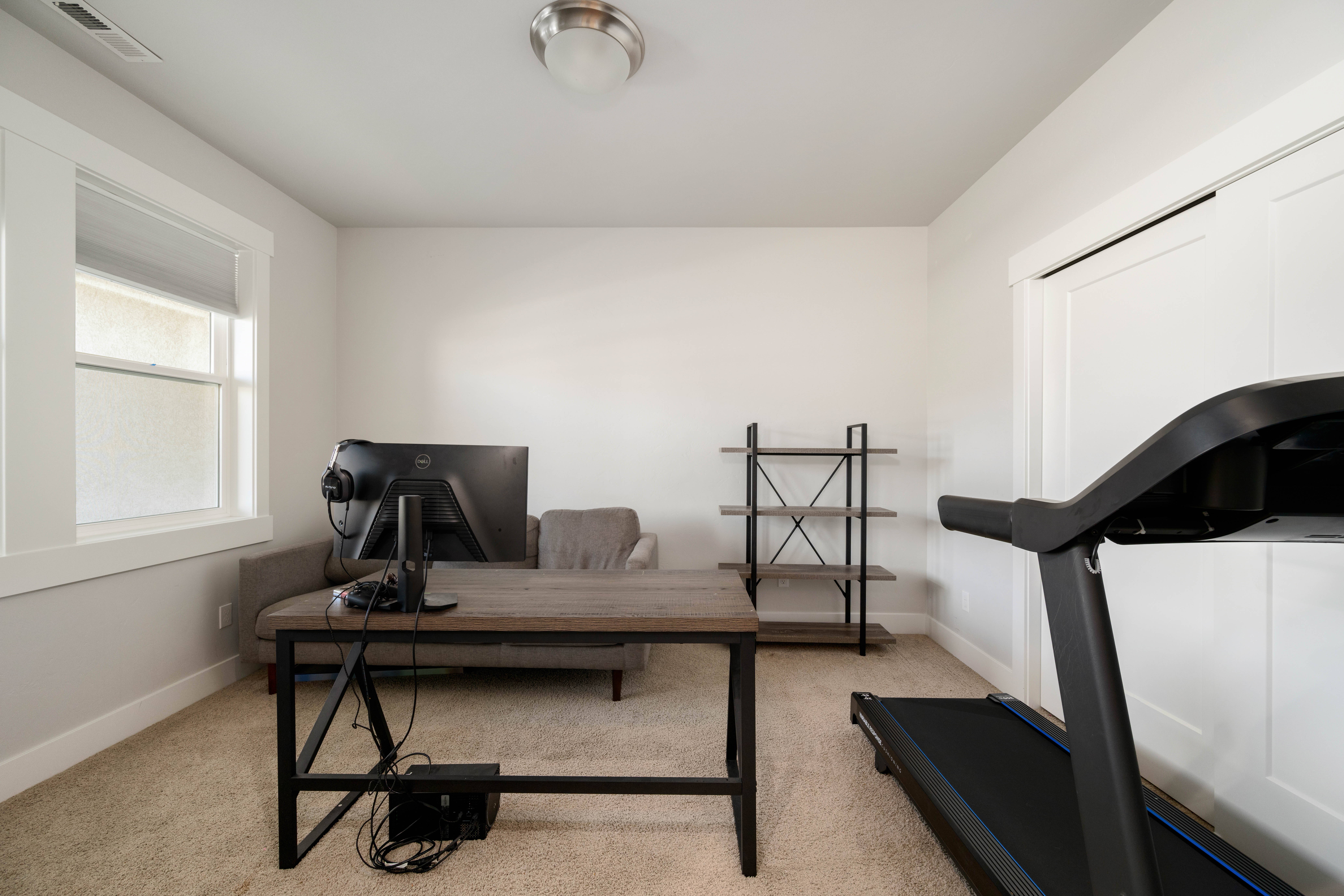  Coffered Ceilings, 2020 Build, One Level - 物件實景