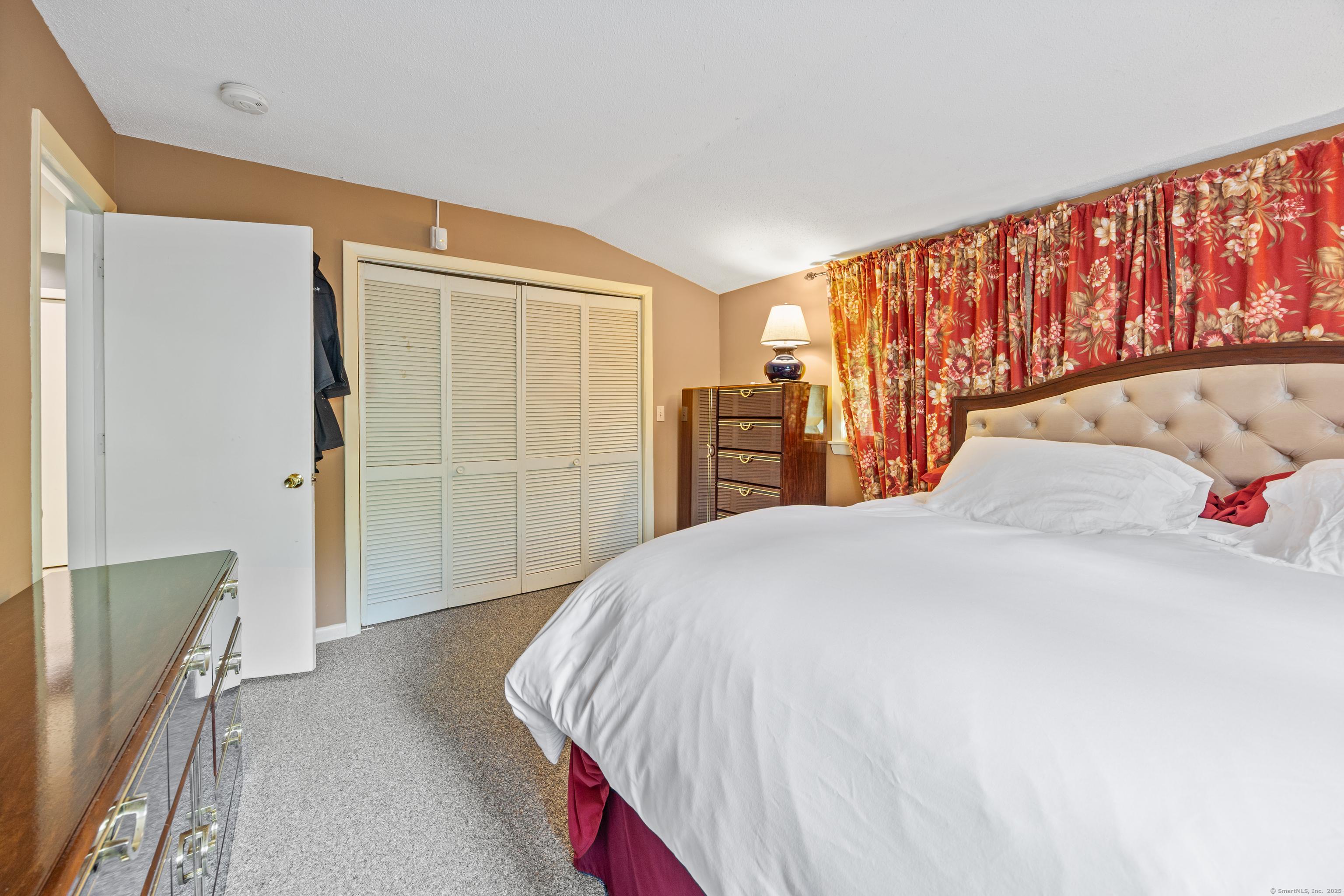 Avon, Connecticut, 06001, United States, 5 Bedrooms Bedrooms, ,3 BathroomsBathrooms,Residential,For Sale,1920498