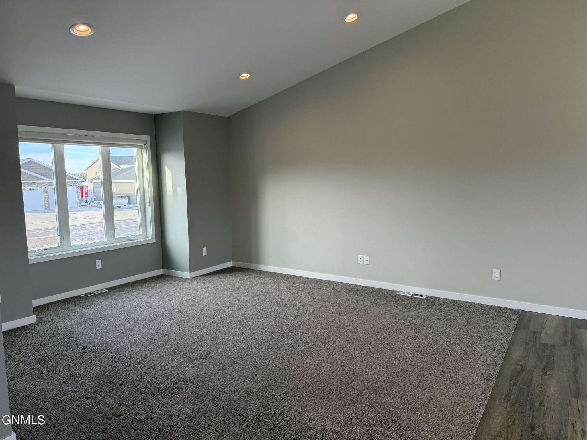 Bismarck, North Dakota, 58504, United States, 5 Bedrooms Bedrooms, ,2 BathroomsBathrooms,Residential,For Sale,1986096