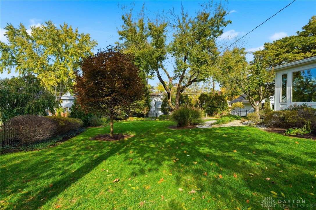 Oakwood, Ohio, 45409, United States, 4 Bedrooms Bedrooms, ,3 BathroomsBathrooms,Residential,For Sale,1987886