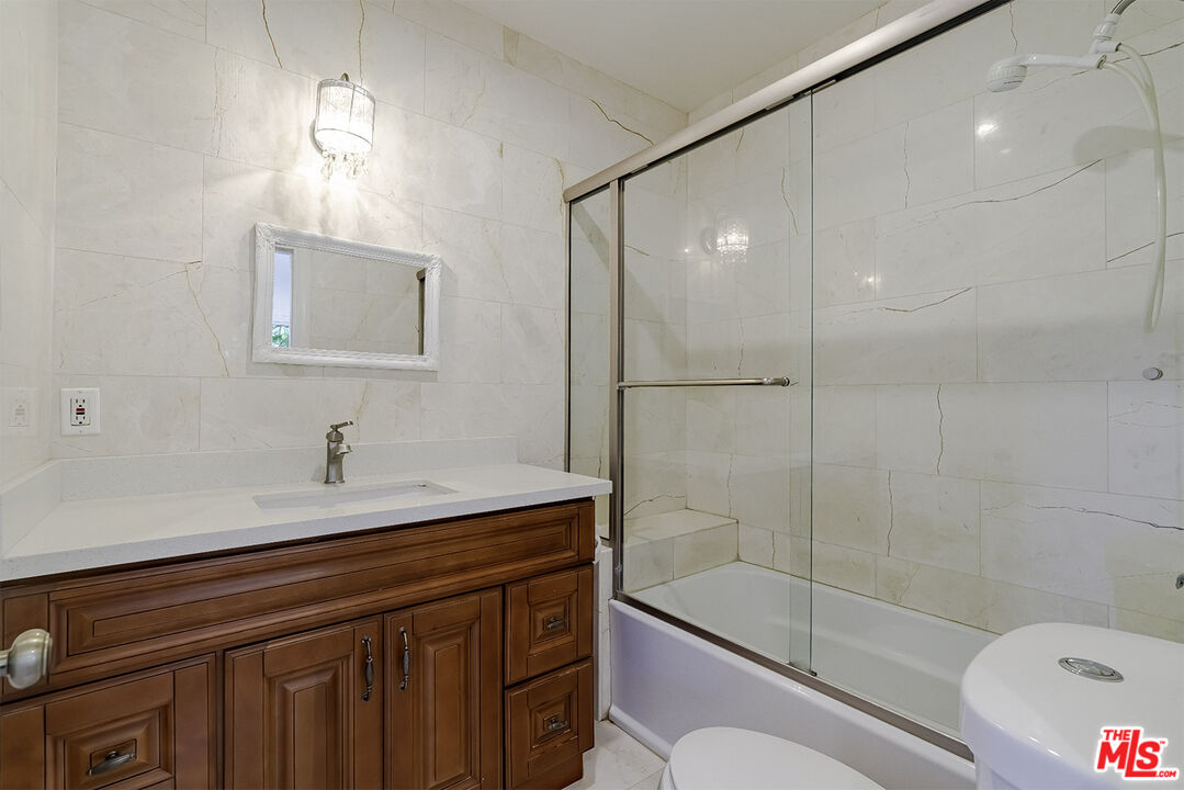 1232 Westchester Pl, Los Angeles, California, 90019, United States, 5 Bedrooms Bedrooms, ,5 BathroomsBathrooms,Residential,For Sale,1232 Westchester Pl,1662622