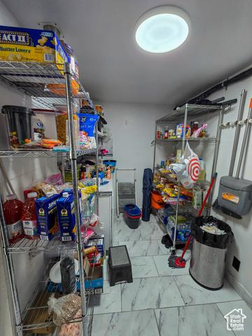 Bountiful, Utah, 84010, United States, 4 Bedrooms Bedrooms, ,3 BathroomsBathrooms,Residential,For Sale,1978564