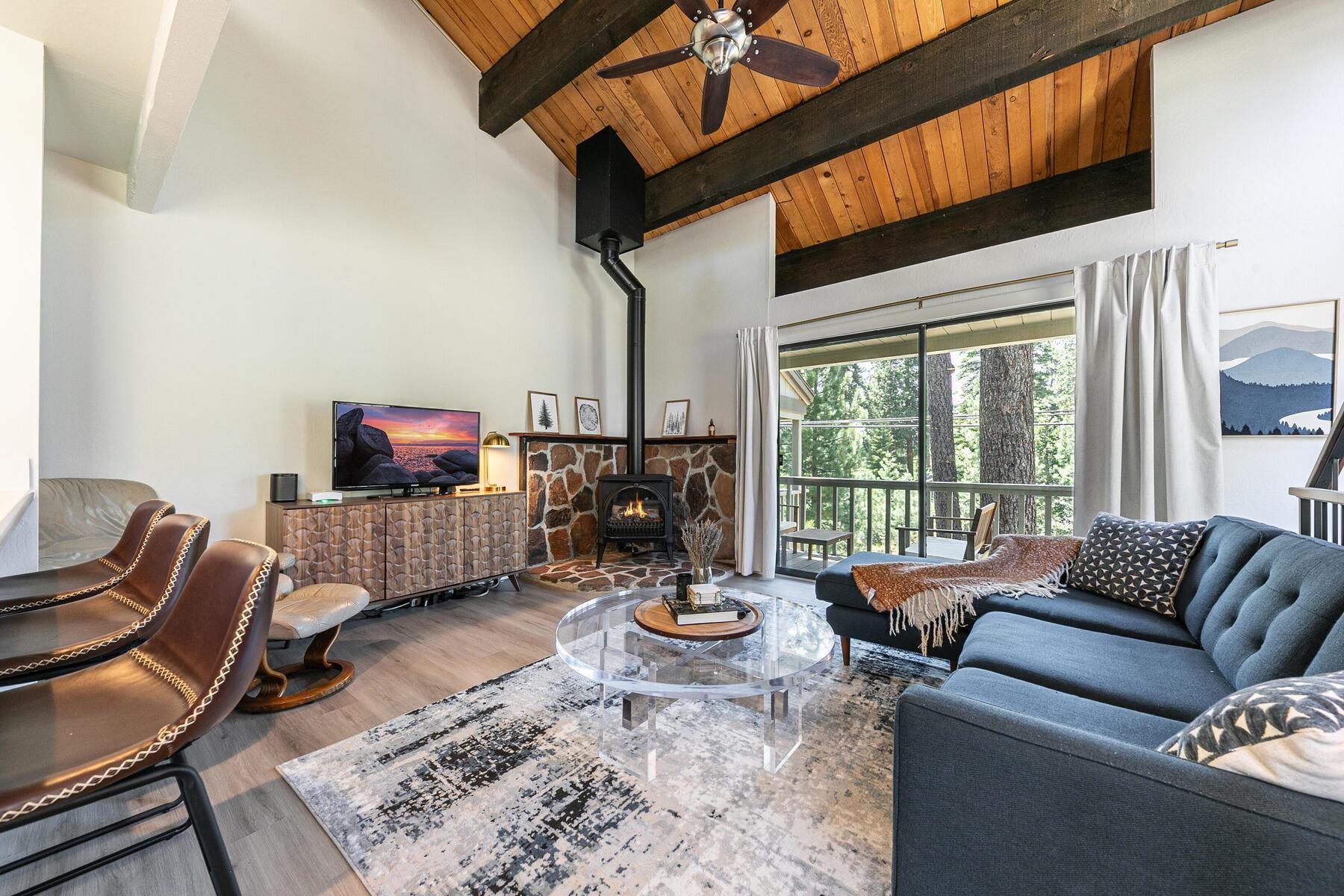 Kings Beach, California, 96161, United States, 1 Bedroom Bedrooms, ,1 BathroomBathrooms,Residential,For Sale,1865175