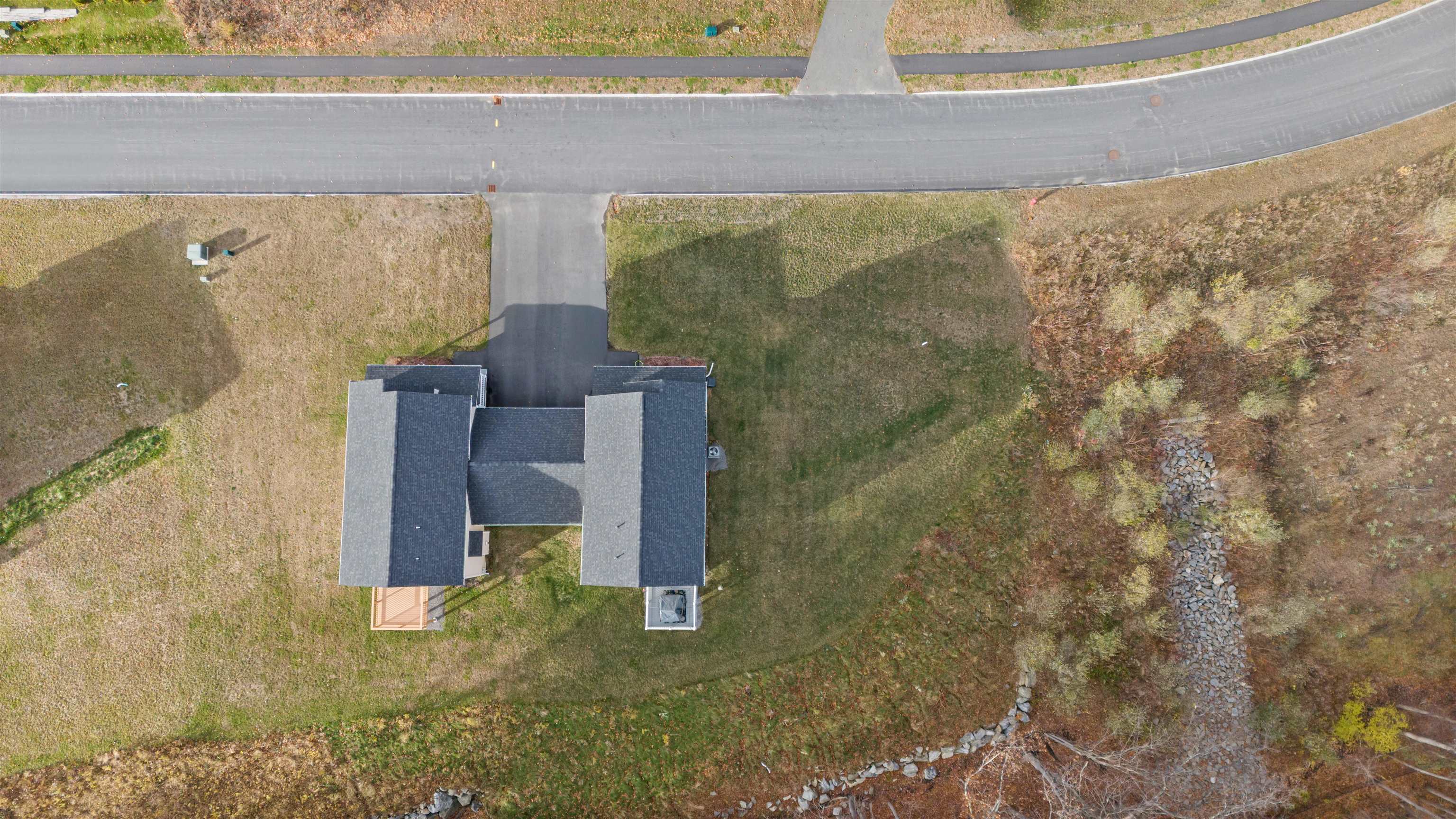 Hudson, New Hampshire, 03051, United States, 3 Bedrooms Bedrooms, ,2 BathroomsBathrooms,Residential,For Sale,1990943