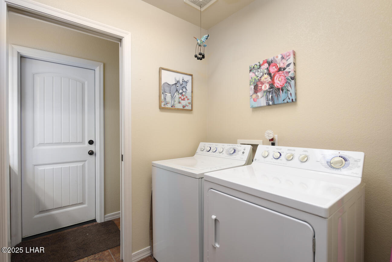 Lake Havasu City, Arizona, 86403, United States, 3 Bedrooms Bedrooms, ,2 BathroomsBathrooms,Residential,For Sale,1990942