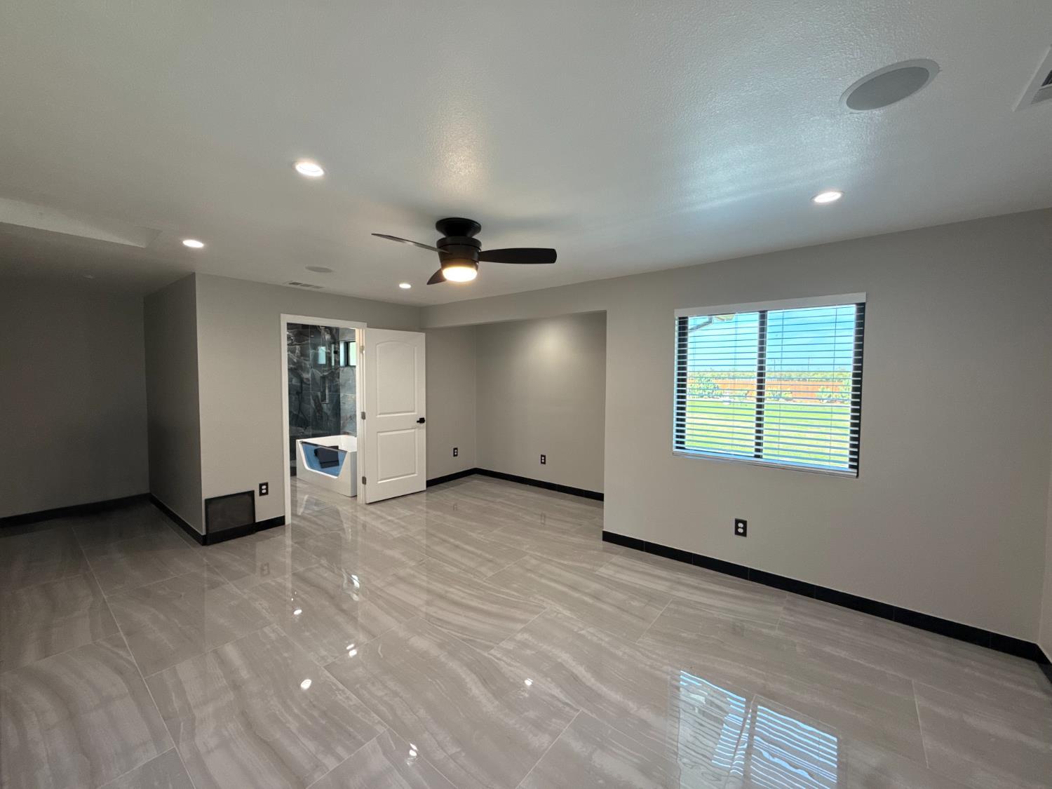 Chowchilla, California, 93610, United States, 3 Bedrooms Bedrooms, ,2 BathroomsBathrooms,Residential,For Sale,1993828