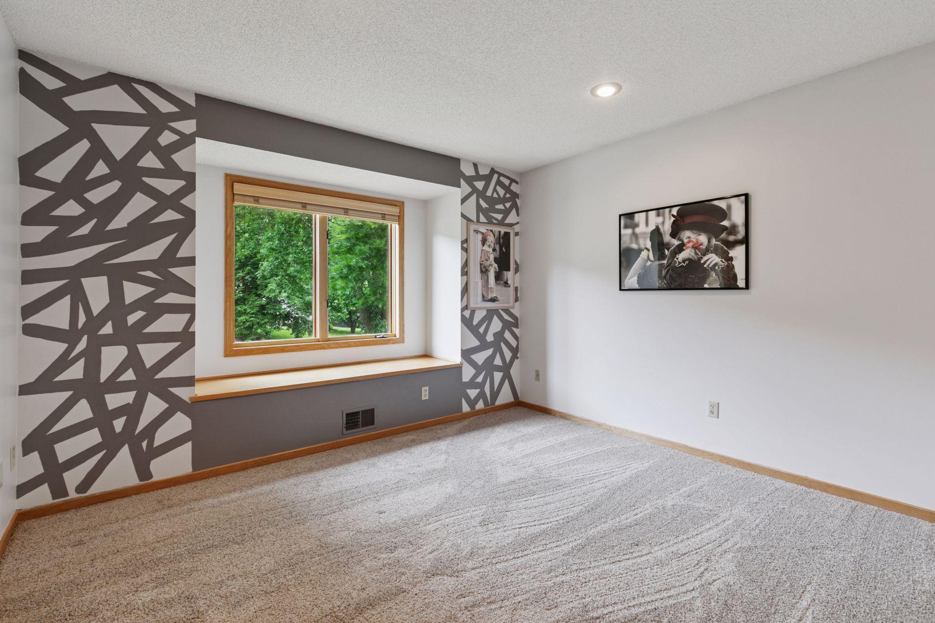 Lakeville, Minnesota, 55044, United States, 4 Bedrooms Bedrooms, ,1 BathroomBathrooms,Residential,For Sale,1867089