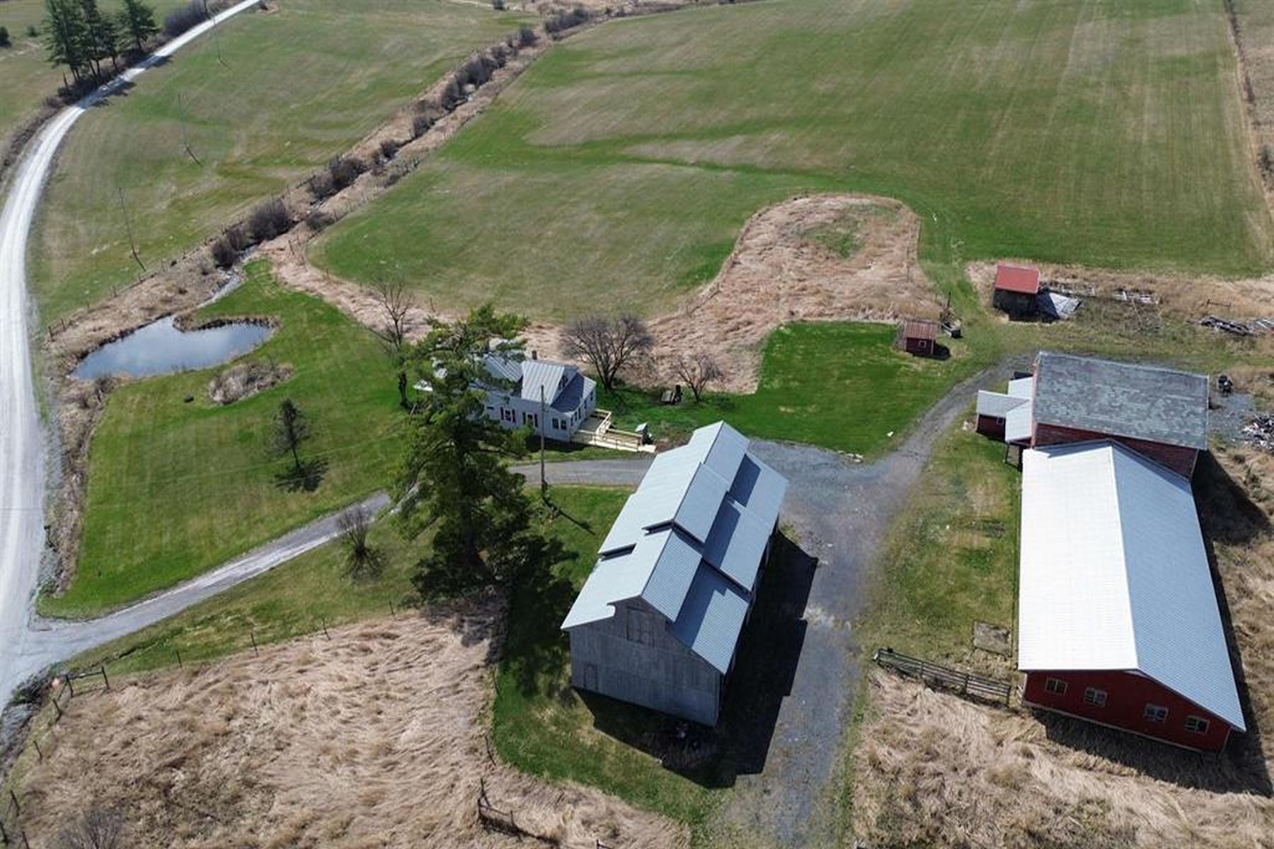  557 Pleasant Valley Road - 物件實景