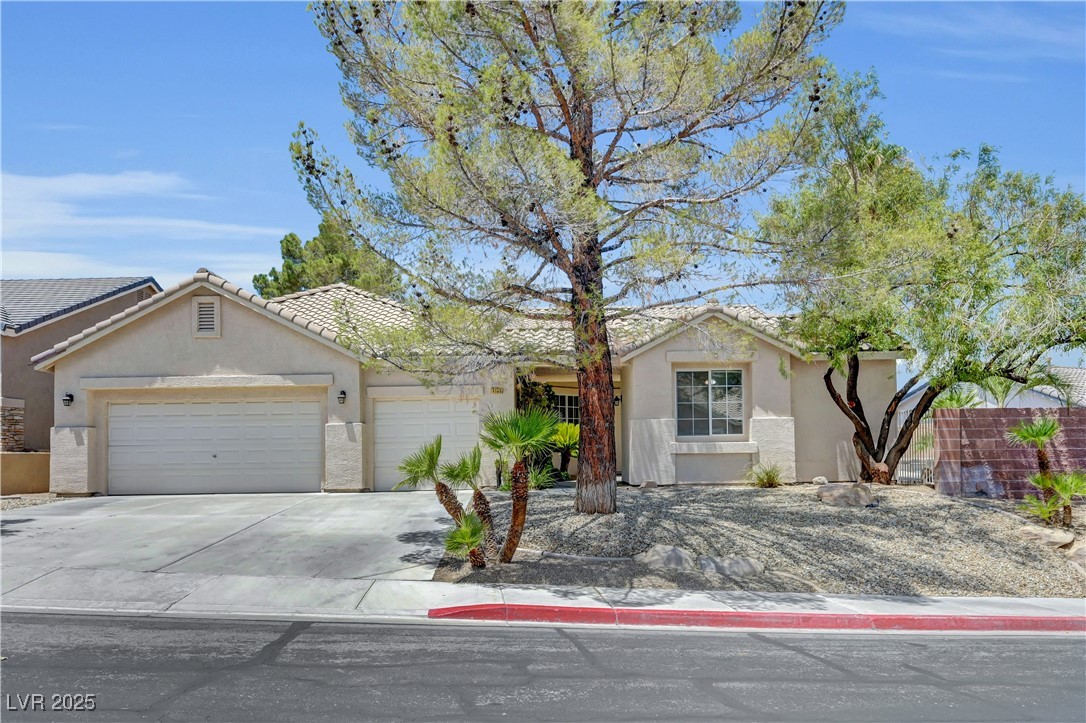 Henderson, Nevada, 89052, United States, 5 Bedrooms Bedrooms, ,2 BathroomsBathrooms,Residential,For Sale,1897207