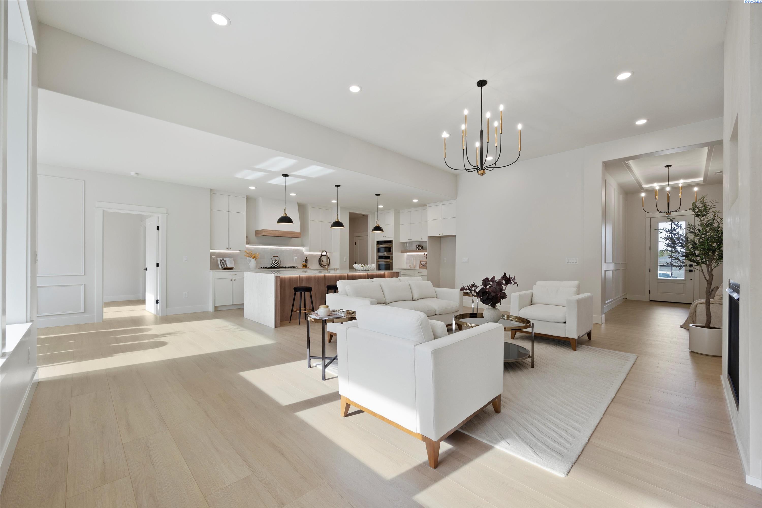 Richland, Washington, 99352, United States, 4 Bedrooms Bedrooms, ,3 BathroomsBathrooms,Residential,For Sale,1991503