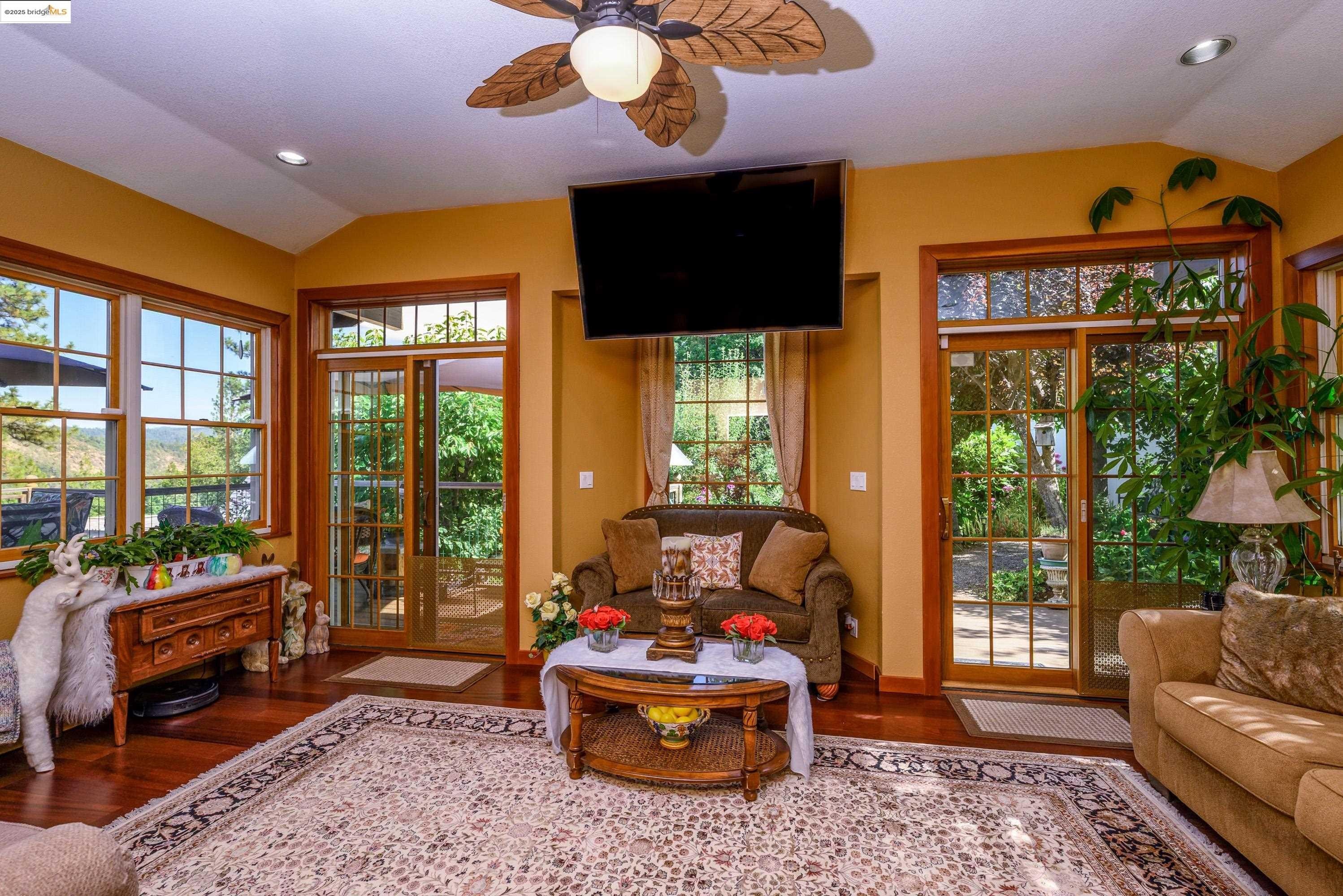 Twain Harte, California, 95383, United States, 3 Bedrooms Bedrooms, ,5 BathroomsBathrooms,Residential,For Sale,1900686