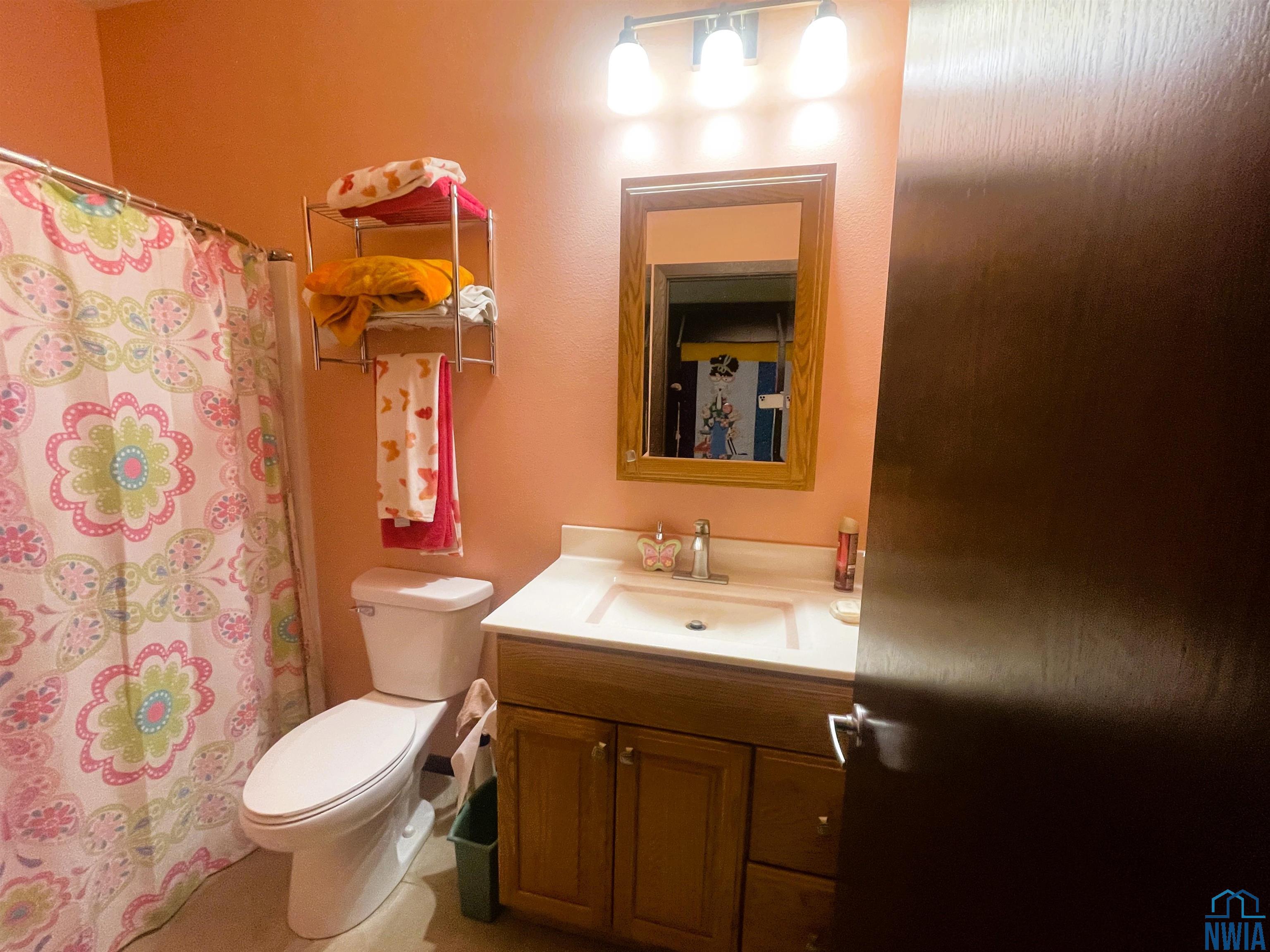 Sioux City, Iowa, 51103, United States, 4 Bedrooms Bedrooms, ,3 BathroomsBathrooms,Residential,For Sale,1975757