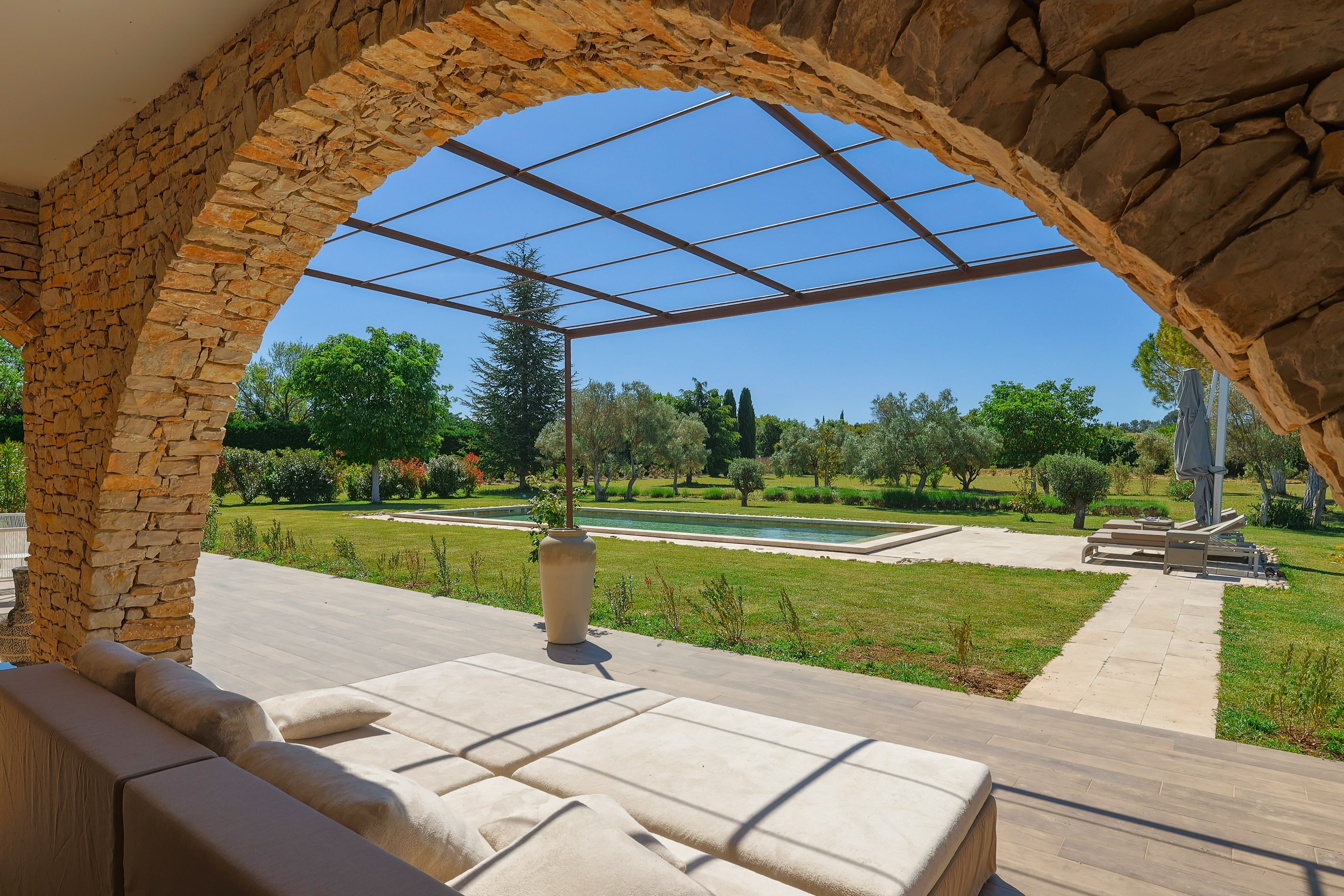  PUYRICARD – Elegant single-storey 350 sqm property with swimming pool and guest… - 物件實景